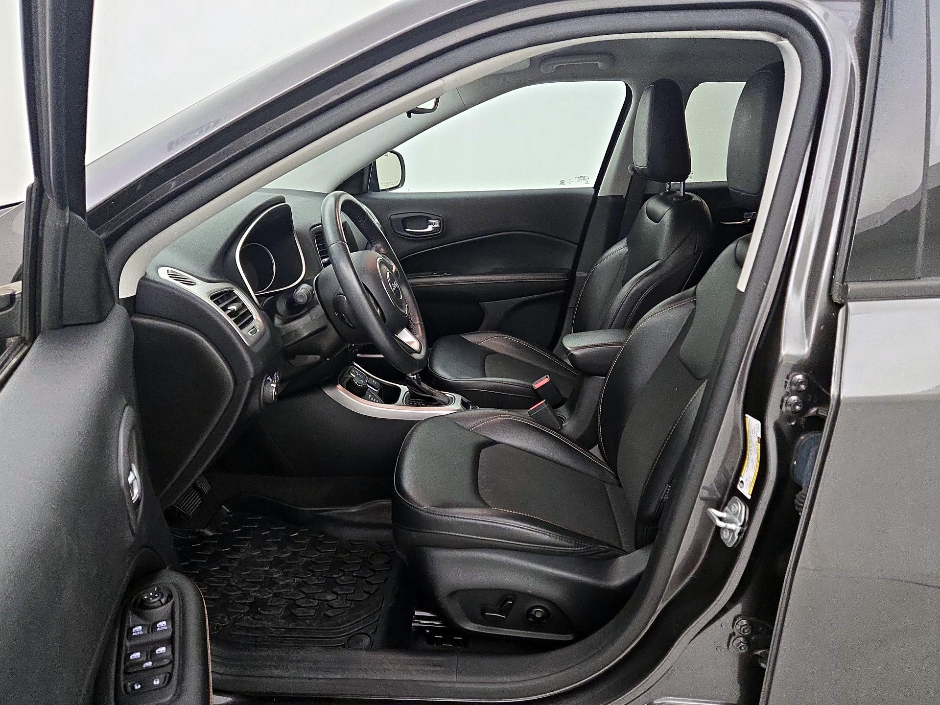 Thumbnail: 2020 Jeep Compass - 11
