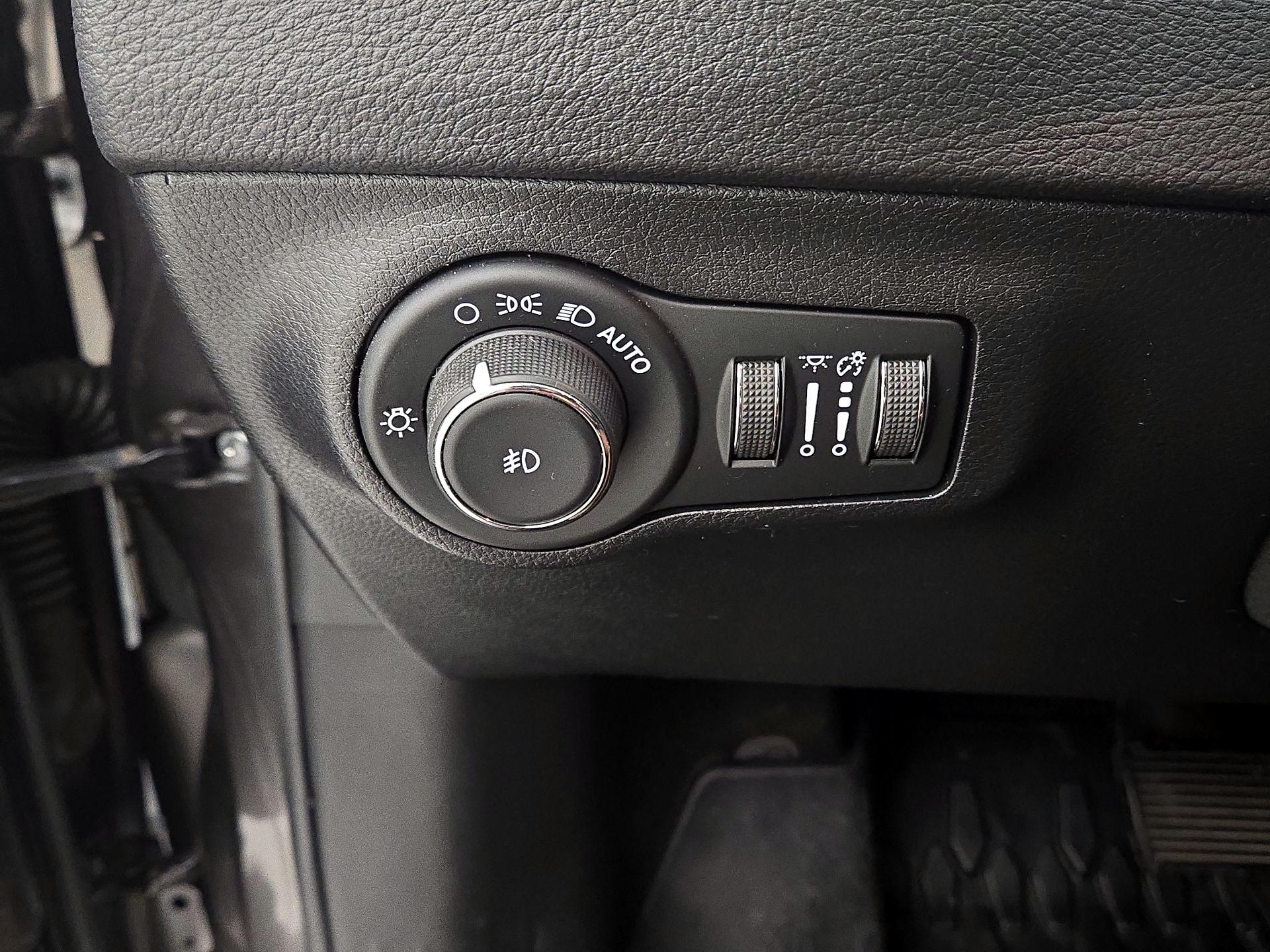 Thumbnail: 2020 Jeep Compass - 13