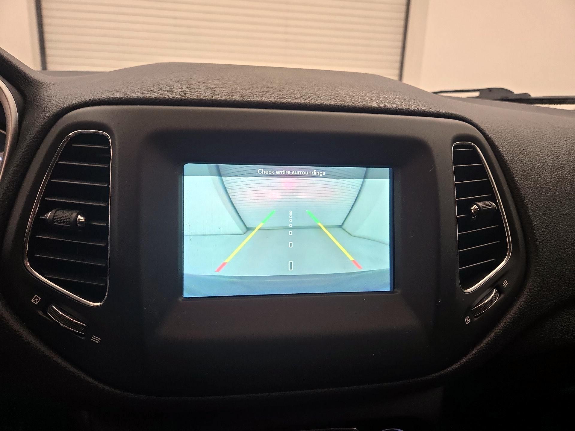 Thumbnail: 2020 Jeep Compass - 14