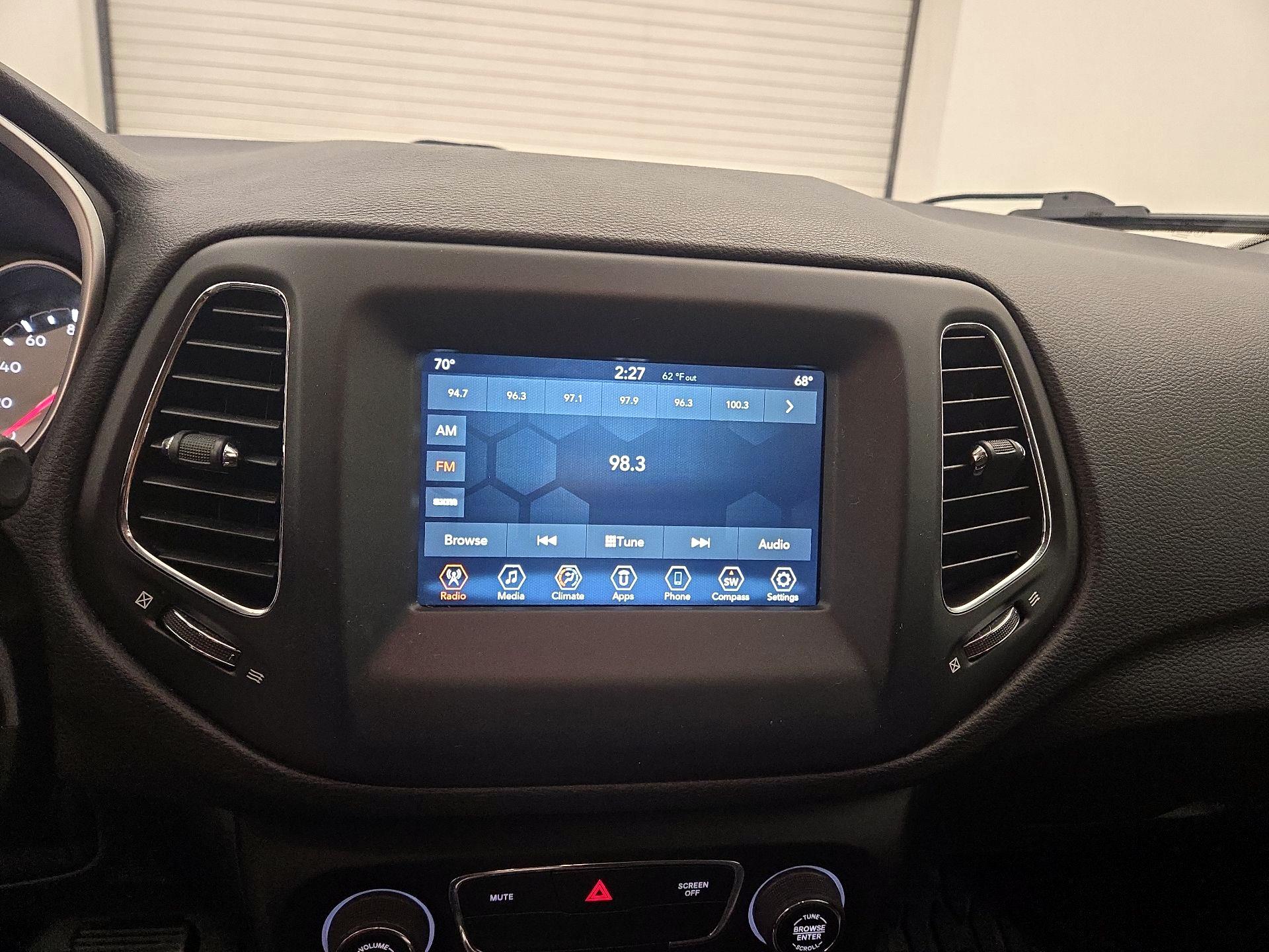 Thumbnail: 2020 Jeep Compass - 15
