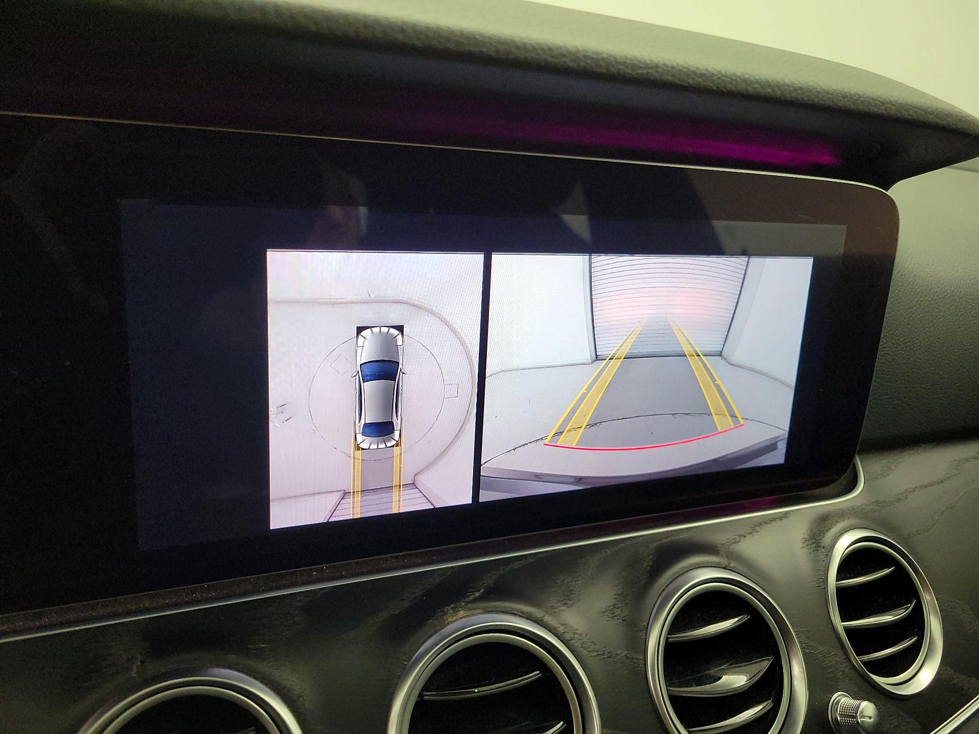 Thumbnail: 2020 Mercedes-Benz E-Class - 15