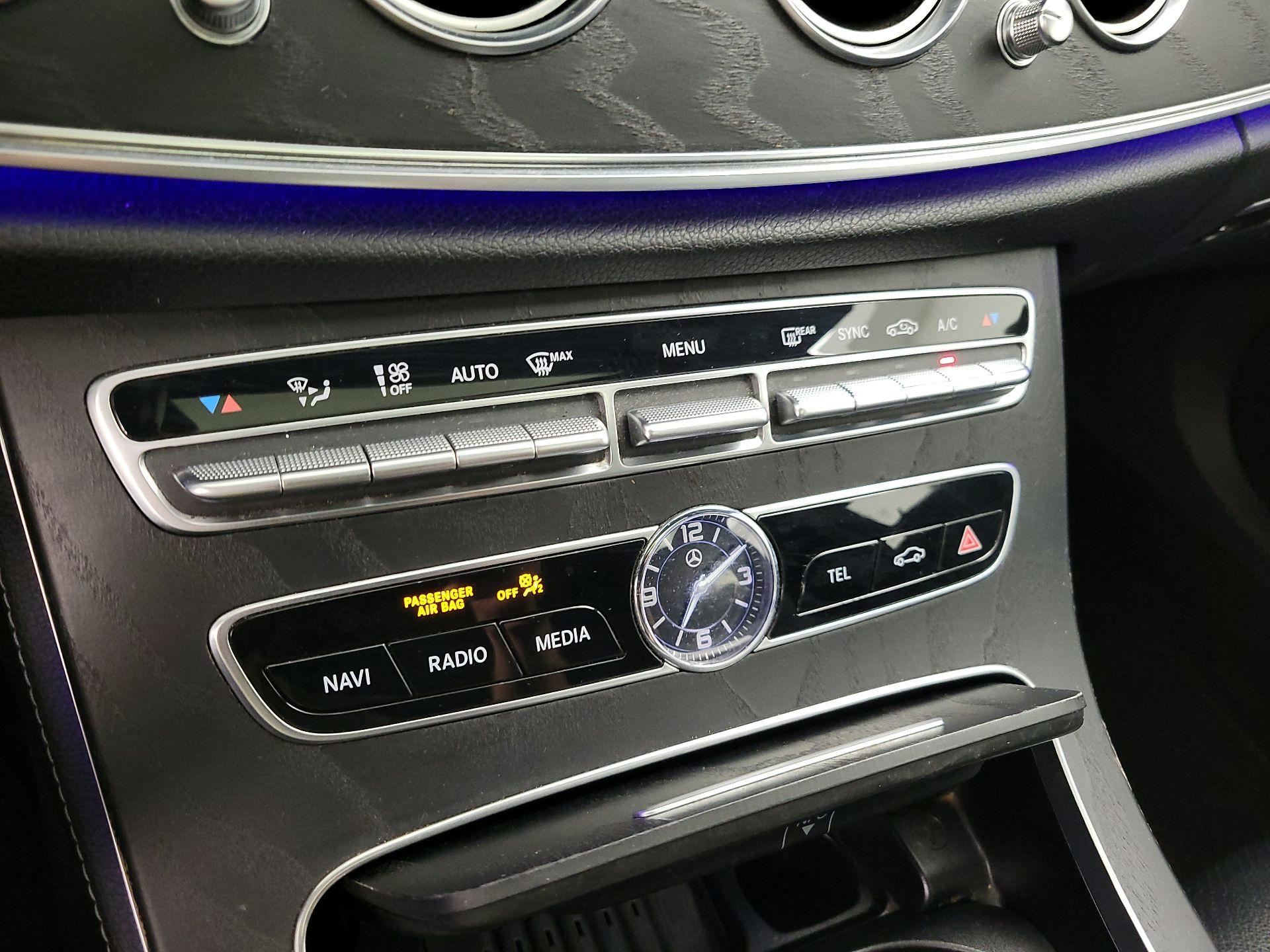 Thumbnail: 2020 Mercedes-Benz E-Class - 17