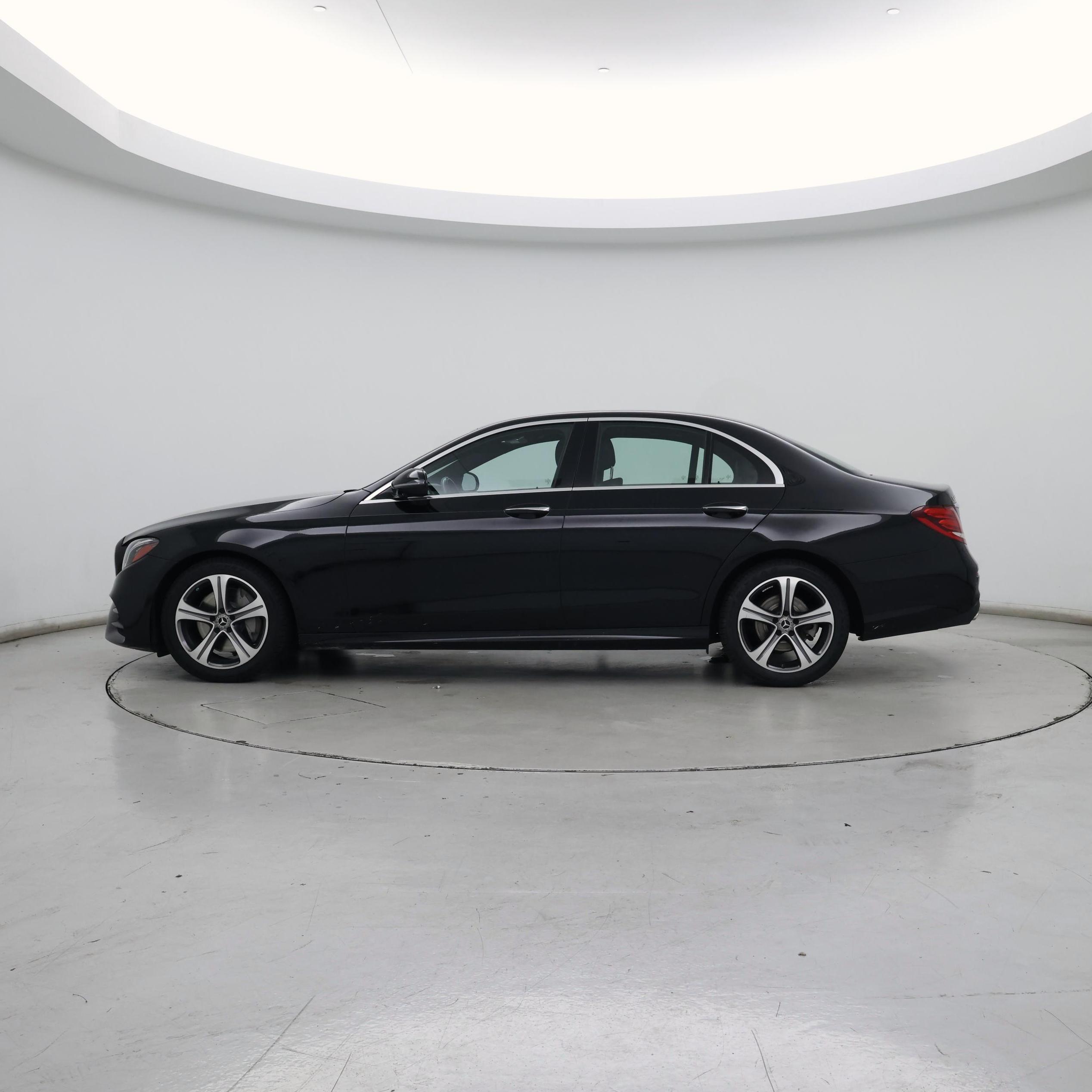 Thumbnail: 2020 Mercedes-Benz E-Class - 3