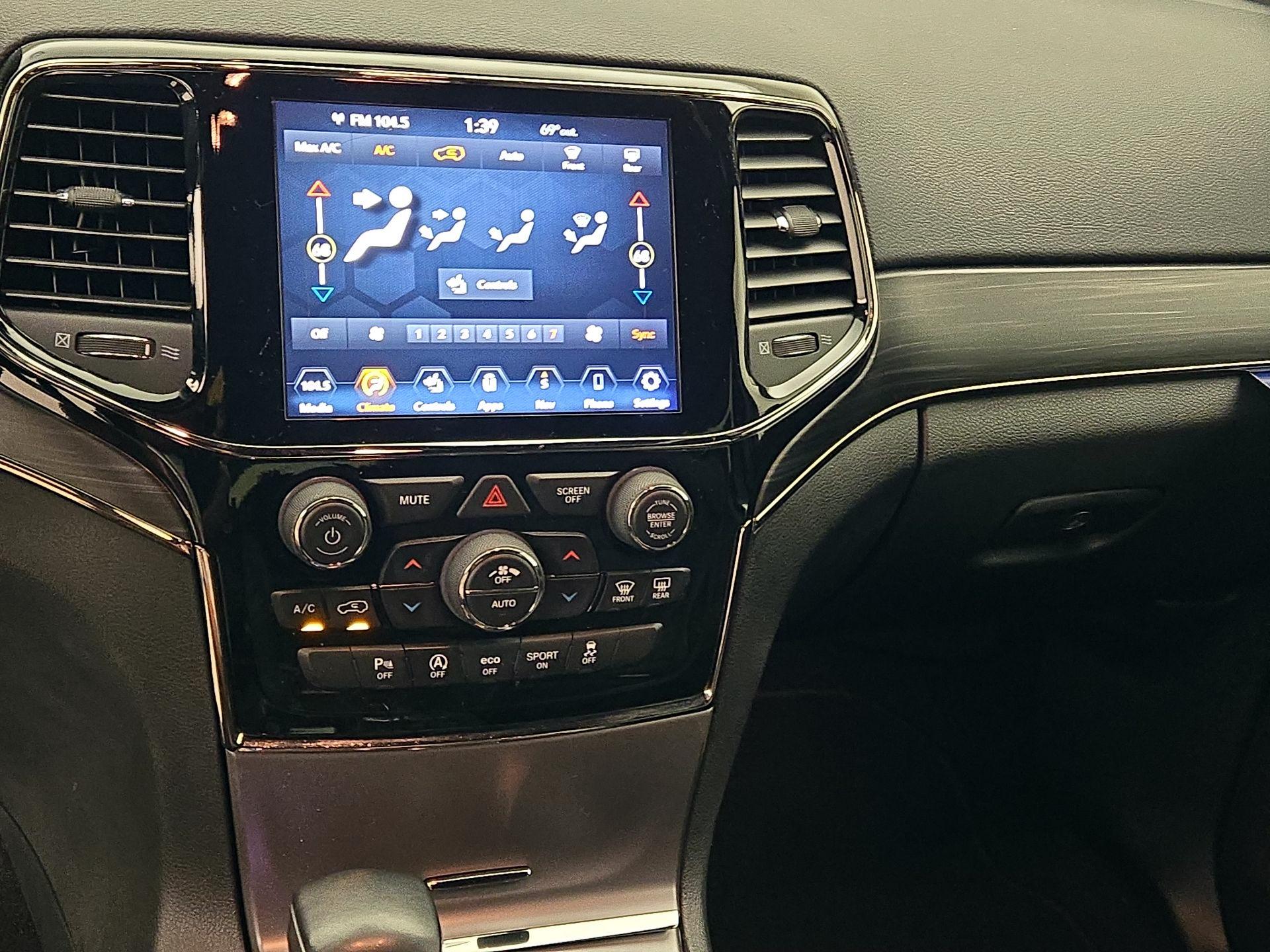 Thumbnail: 2020 Jeep Grand Cherokee - 17