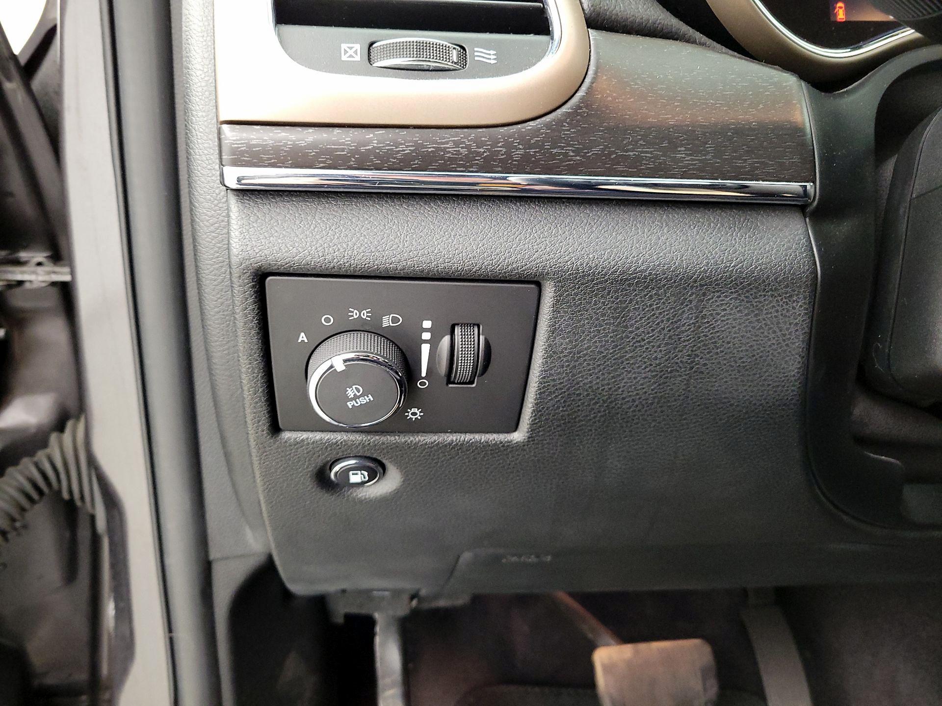 Thumbnail: 2016 Jeep Grand Cherokee - 13