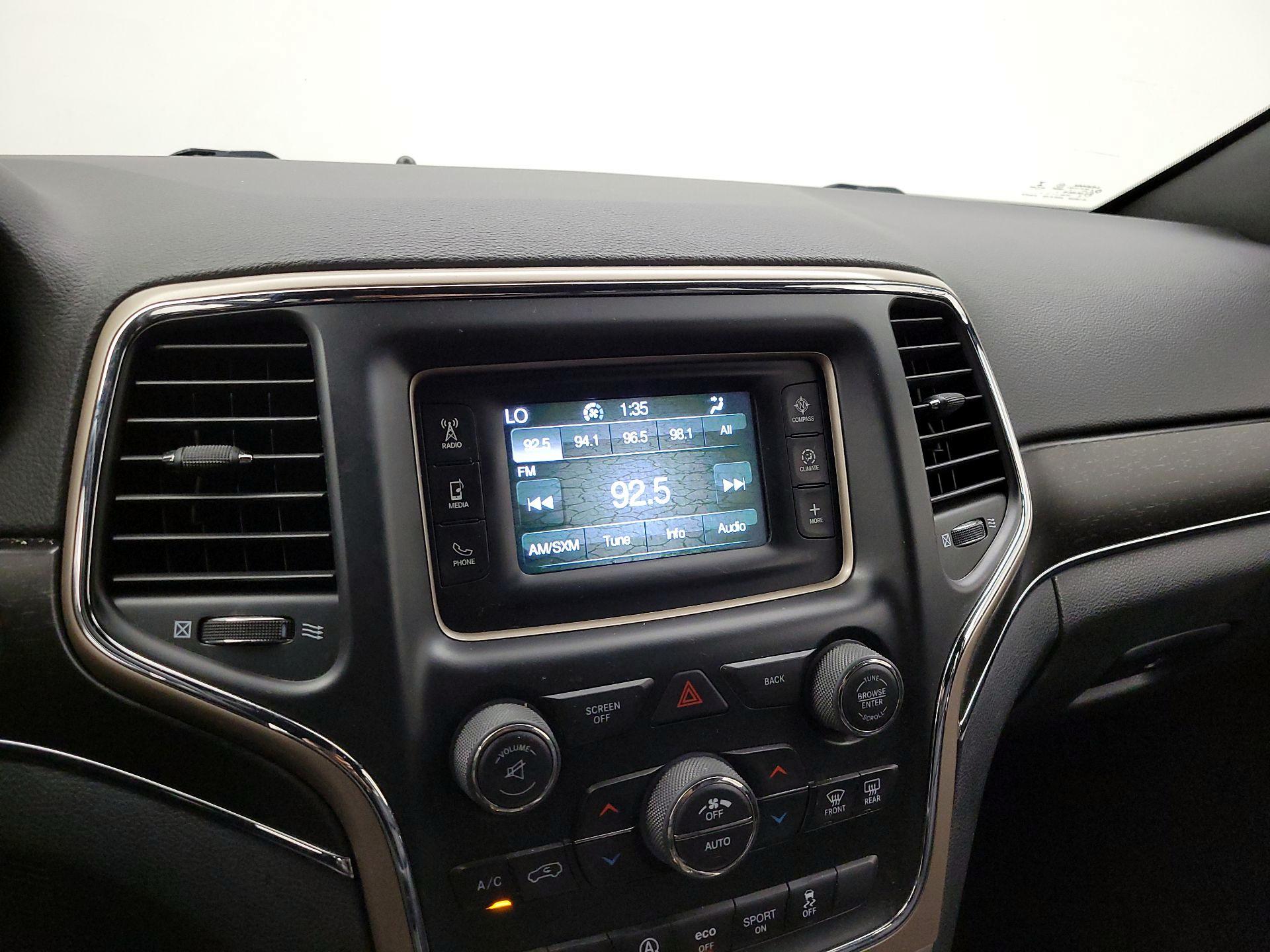 Thumbnail: 2016 Jeep Grand Cherokee - 15