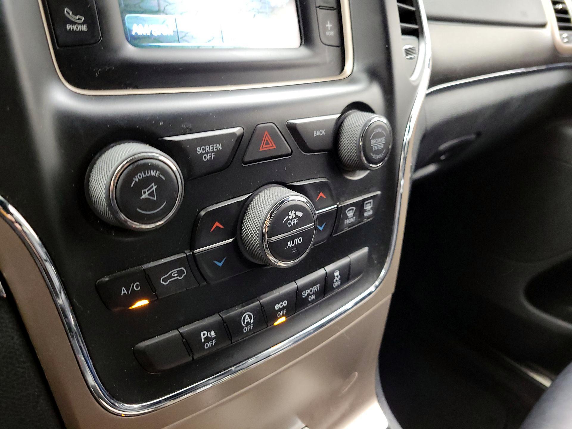 Thumbnail: 2016 Jeep Grand Cherokee - 16