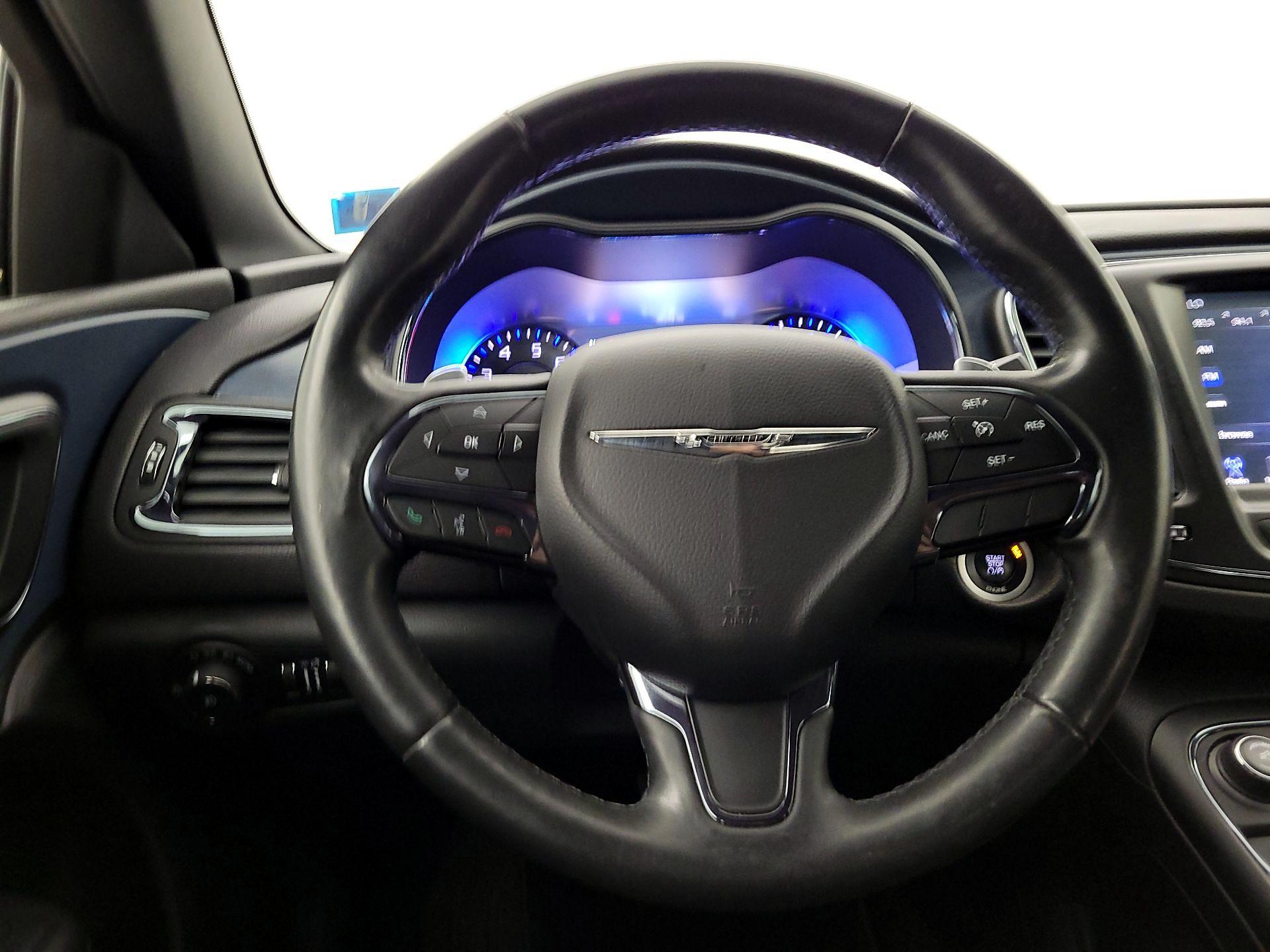 Thumbnail: 2015 Chrysler 200 - 10