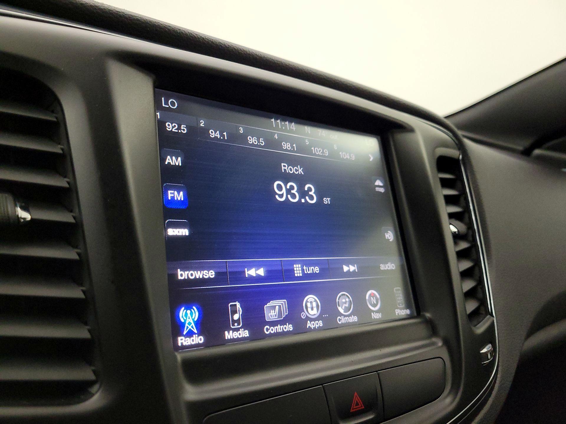Thumbnail: 2015 Chrysler 200 - 16