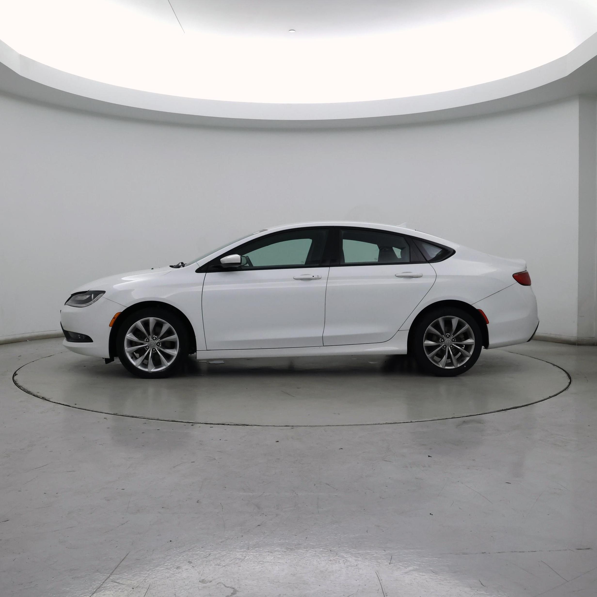 Thumbnail: 2015 Chrysler 200 - 3