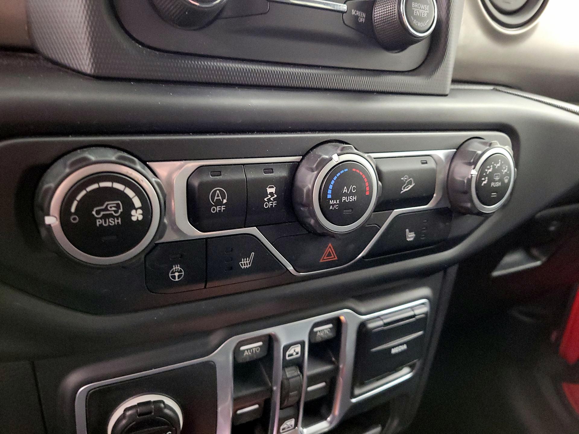 Thumbnail: 2018 Jeep Wrangler - 16