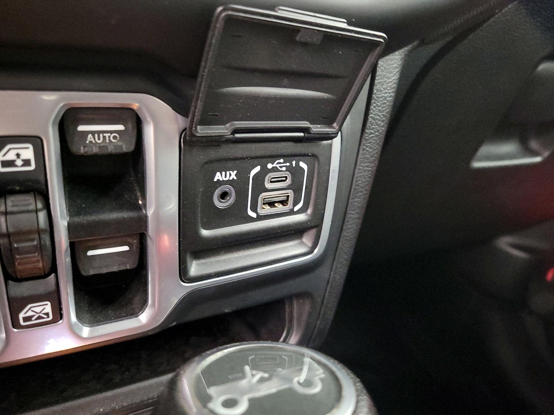 Thumbnail: 2018 Jeep Wrangler - 18