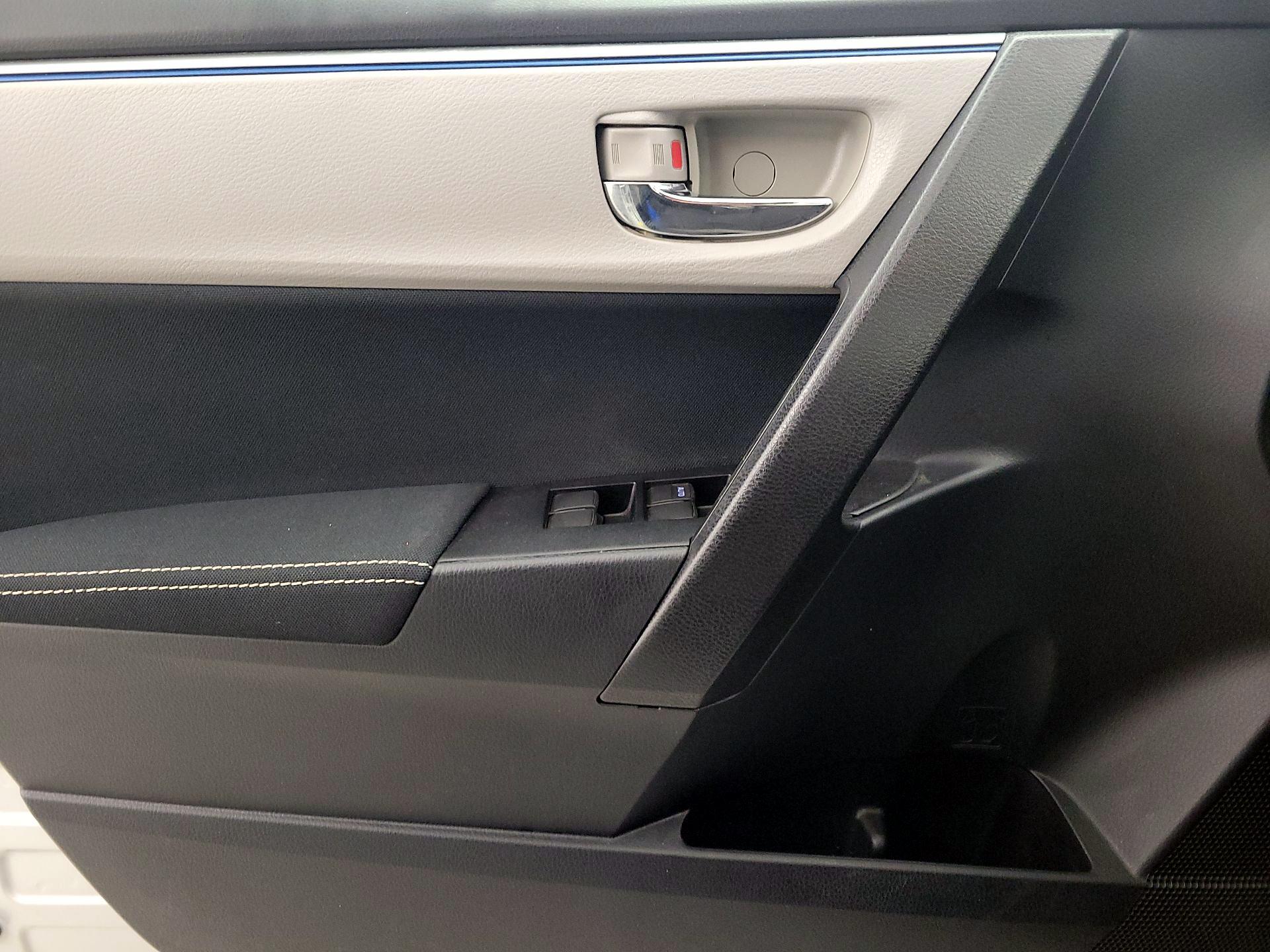 Thumbnail: 2014 Toyota Corolla - 12