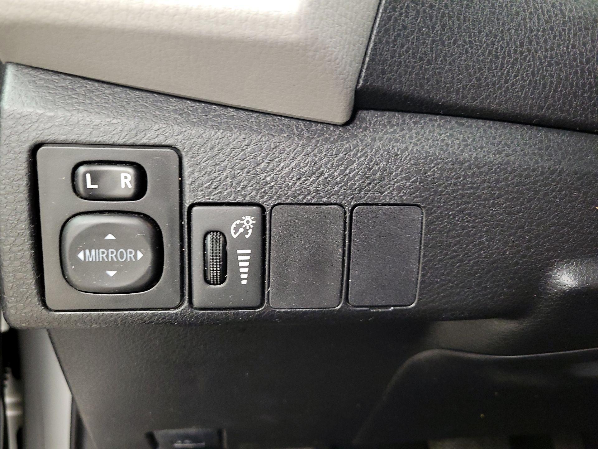 Thumbnail: 2014 Toyota Corolla - 13