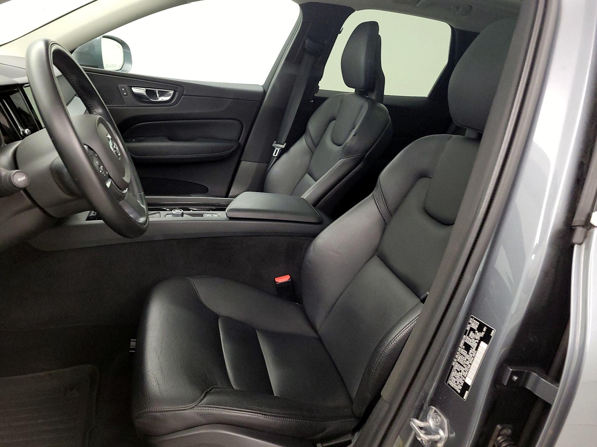 Thumbnail: 2018 Volvo XC60 - 11