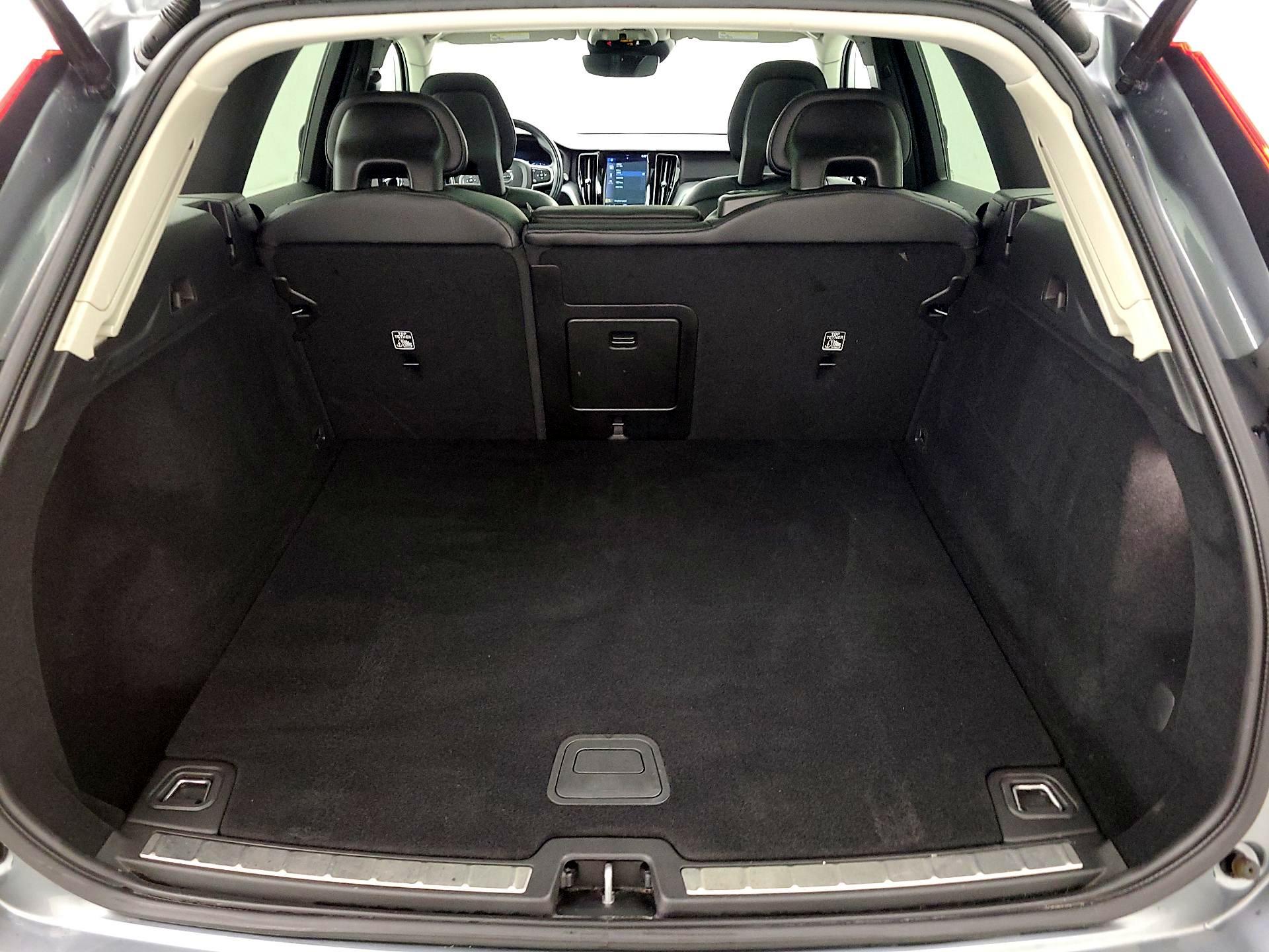 Thumbnail: 2018 Volvo XC60 - 20