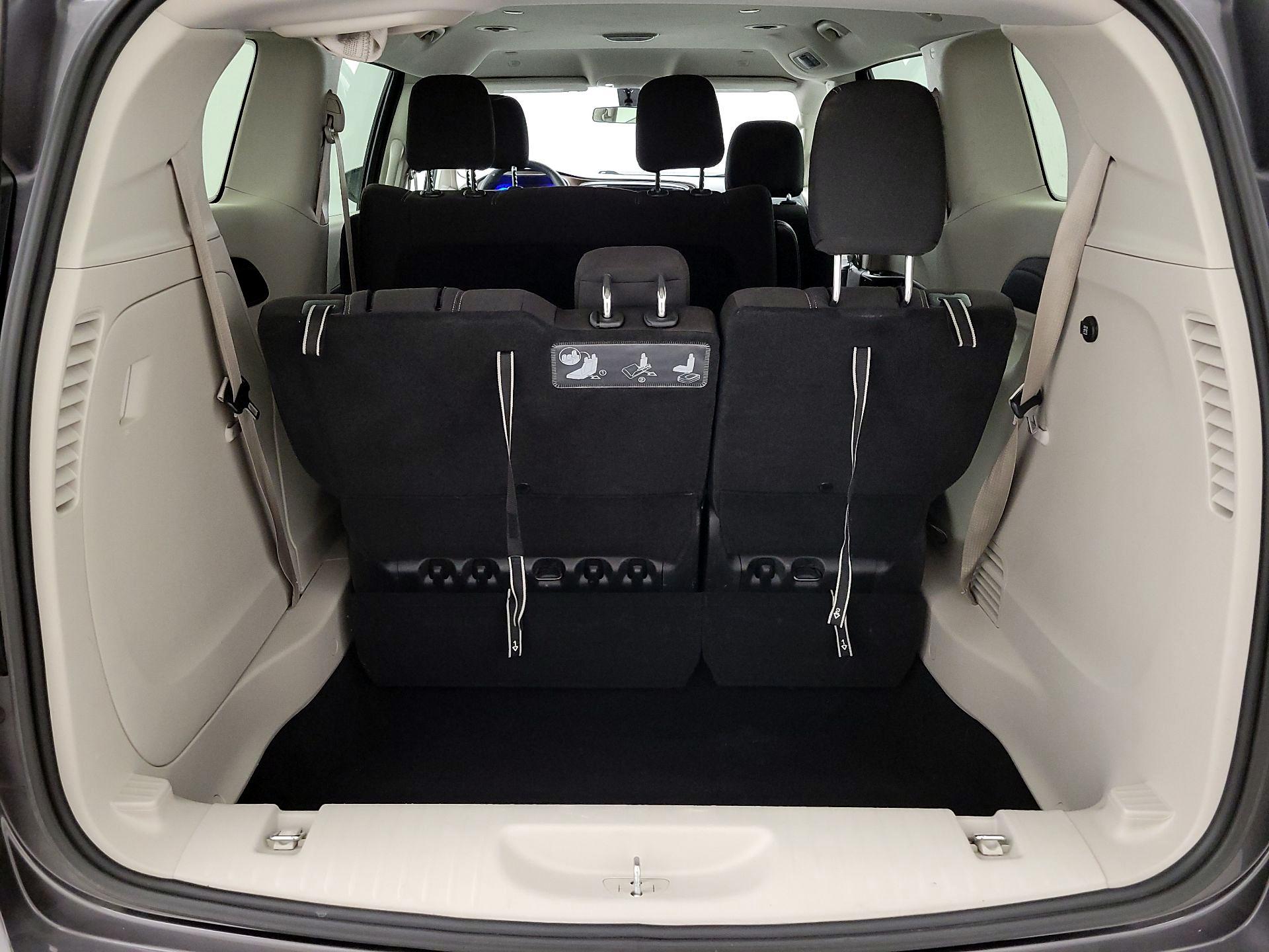 Thumbnail: 2020 Chrysler Voyager - 20