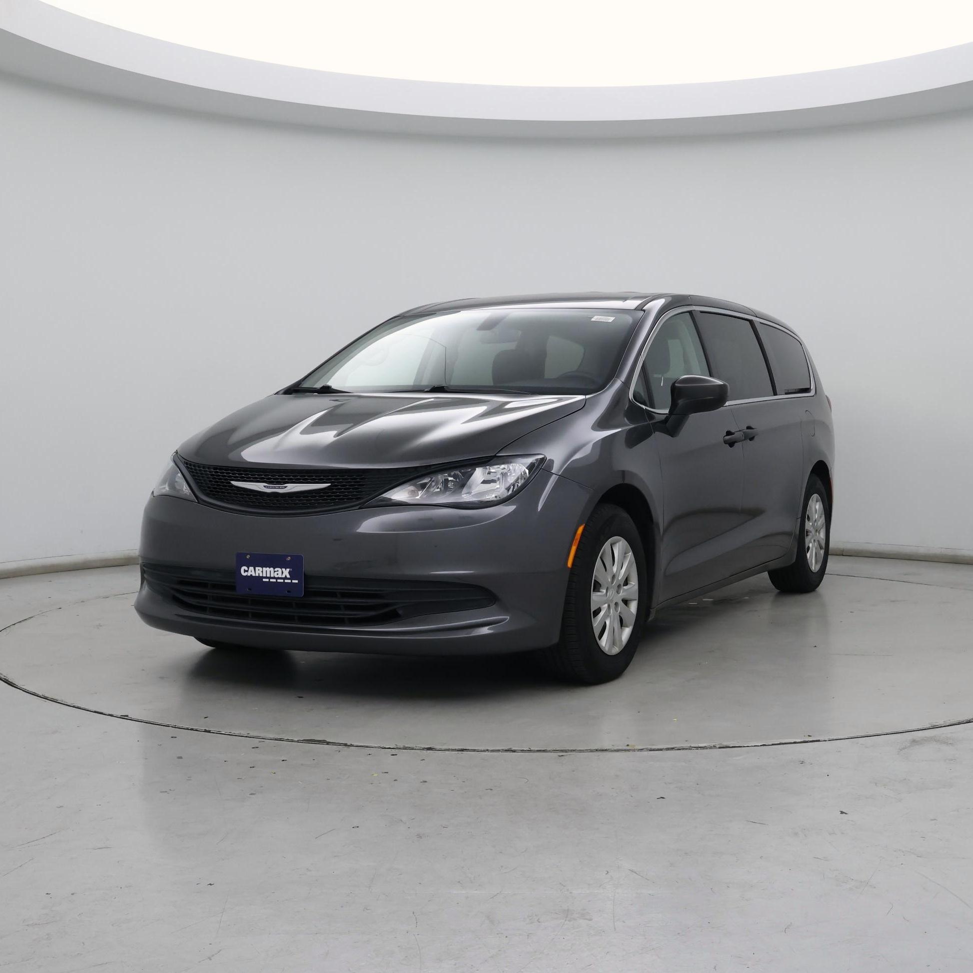 Thumbnail: 2020 Chrysler Voyager - 4