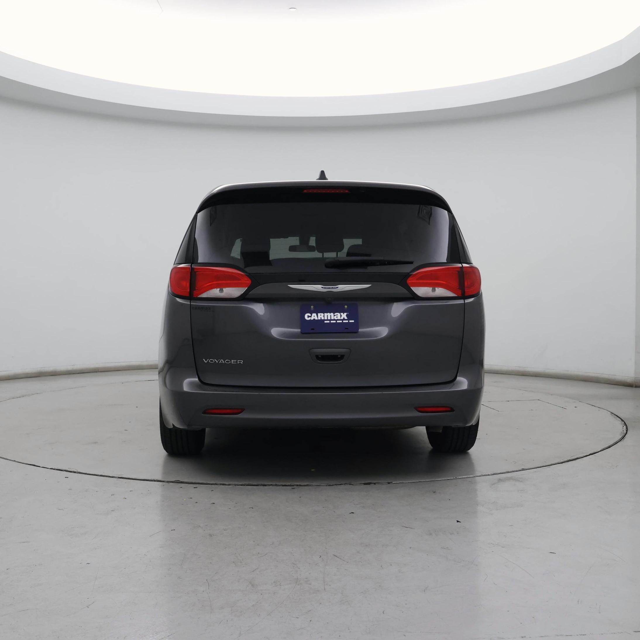 Thumbnail: 2020 Chrysler Voyager - 6