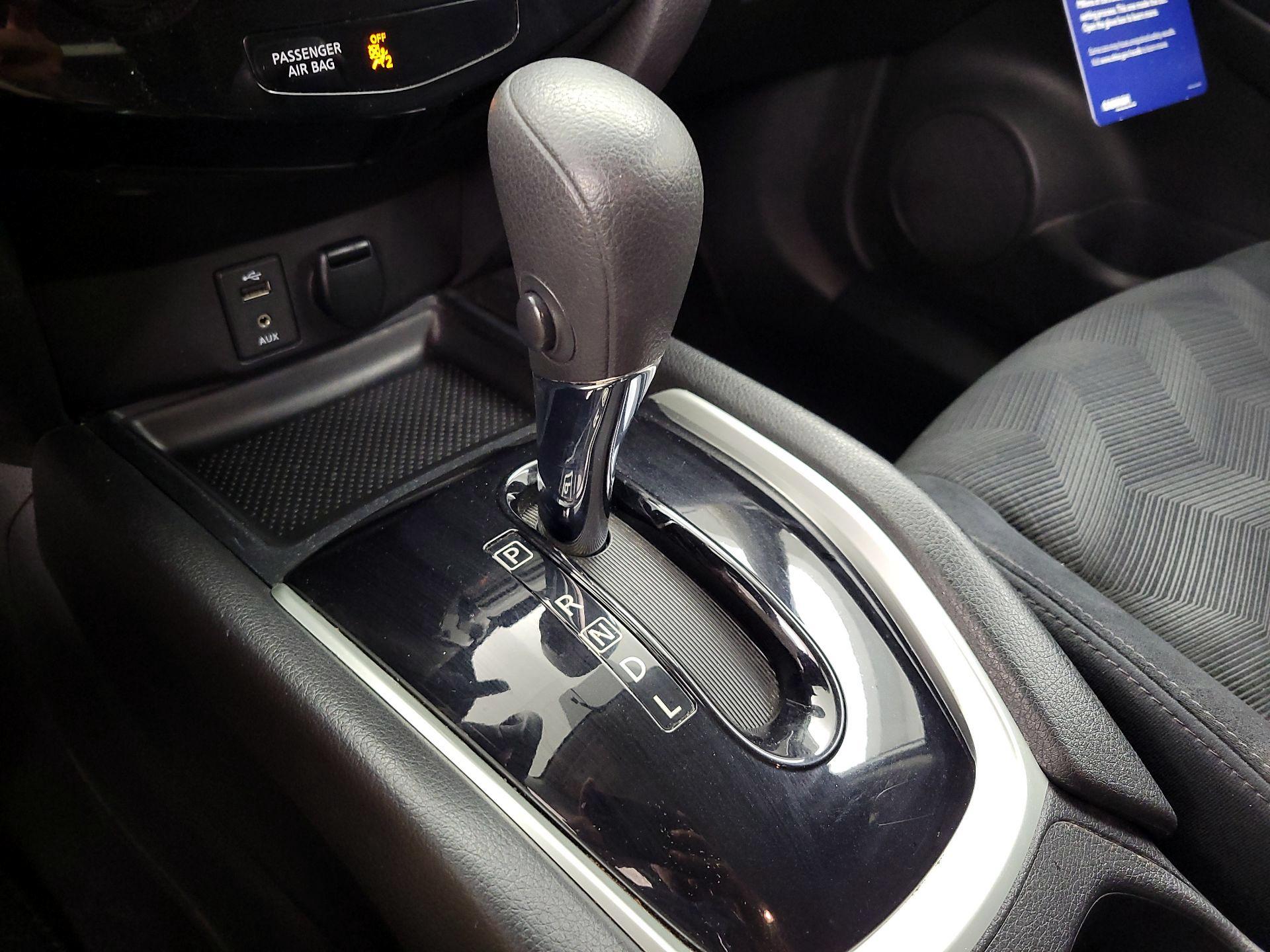 Thumbnail: 2014 Nissan Rogue - 18