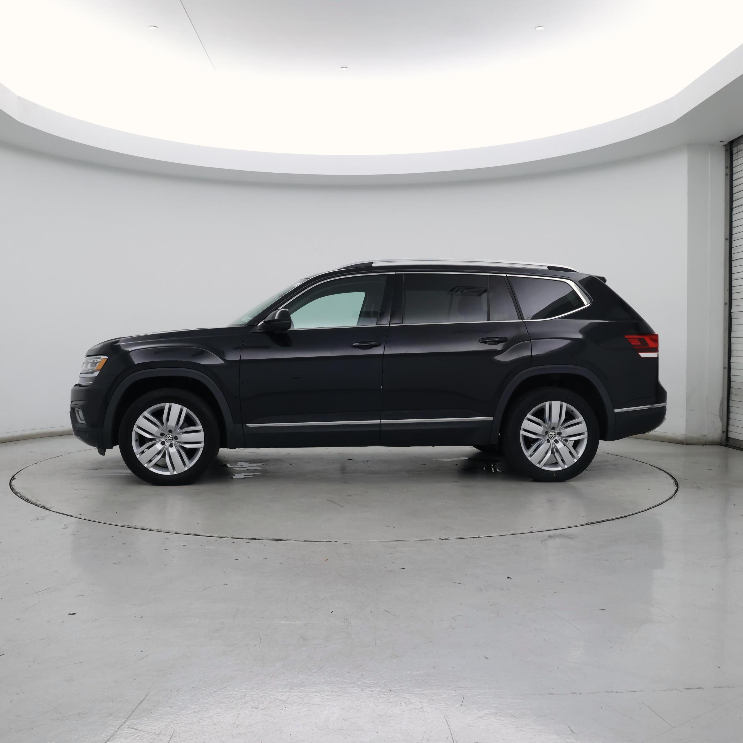 Thumbnail: 2018 Volkswagen Atlas - 3