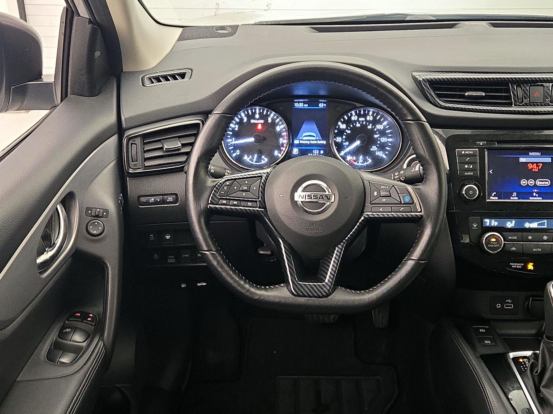Thumbnail: 2020 Nissan Rogue Sport - 10