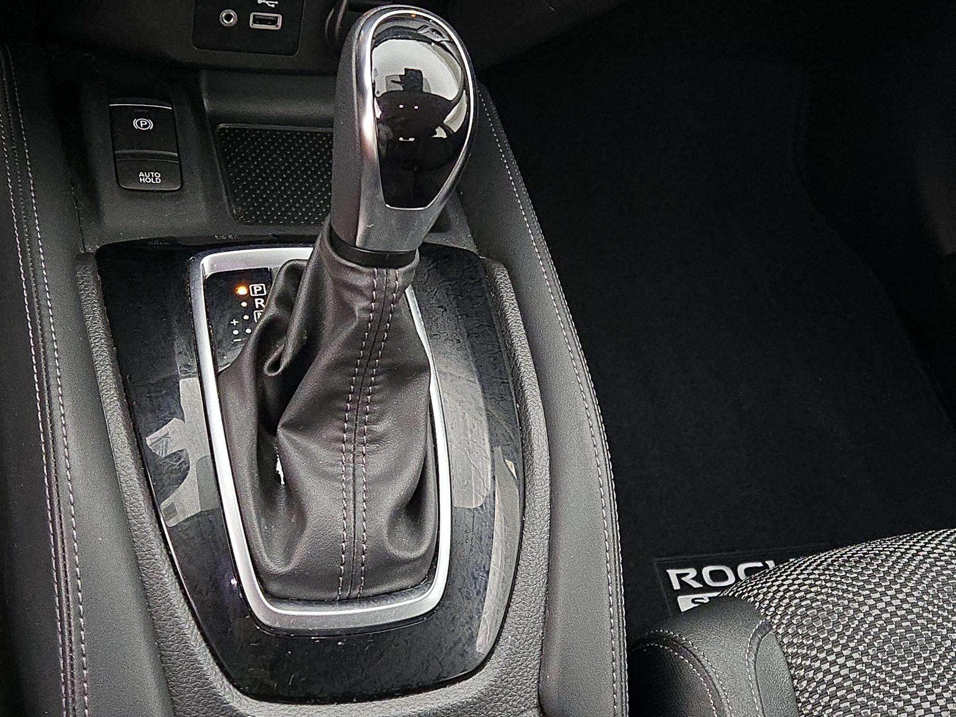 Thumbnail: 2020 Nissan Rogue Sport - 17
