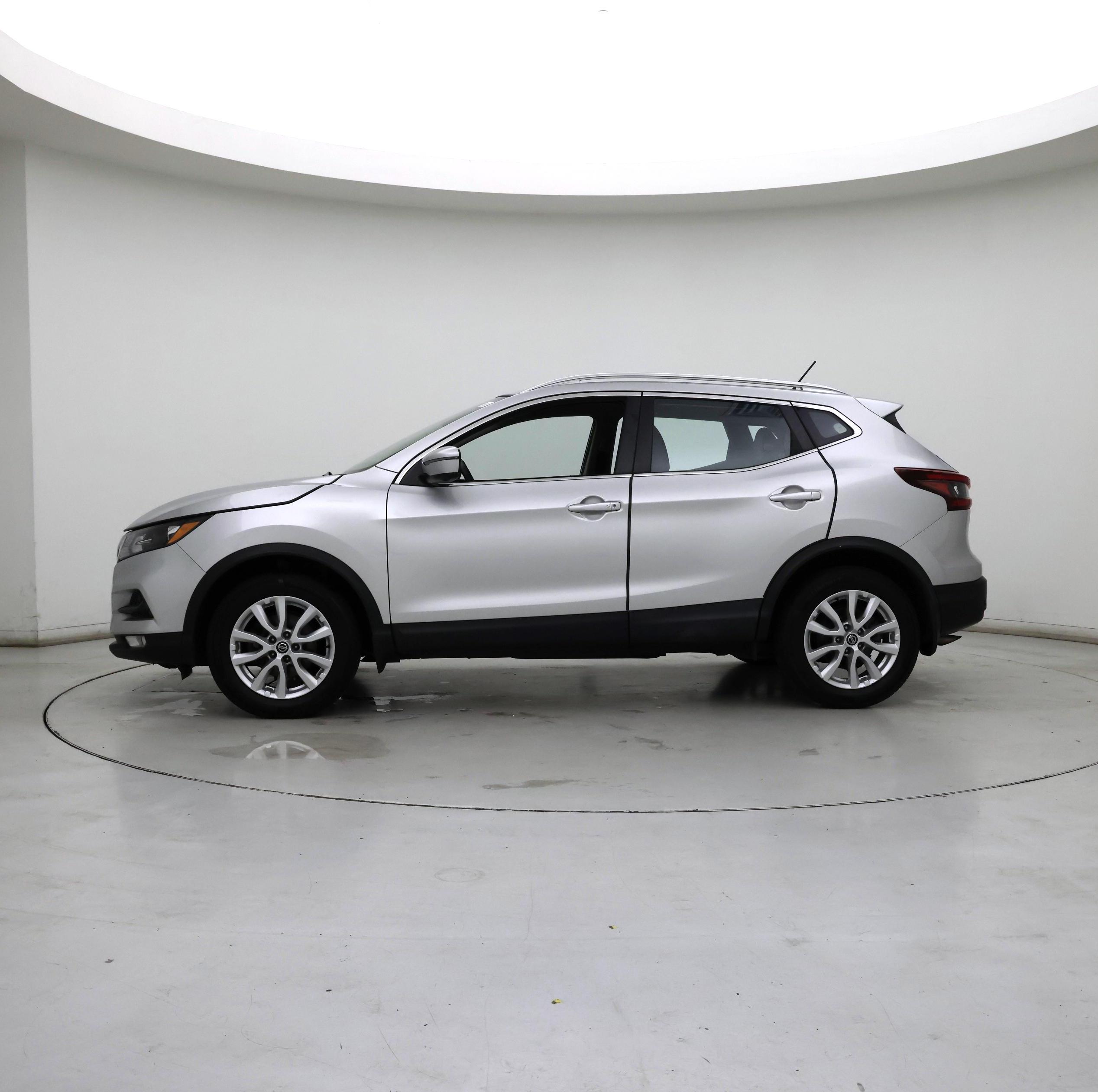 Thumbnail: 2020 Nissan Rogue Sport - 3