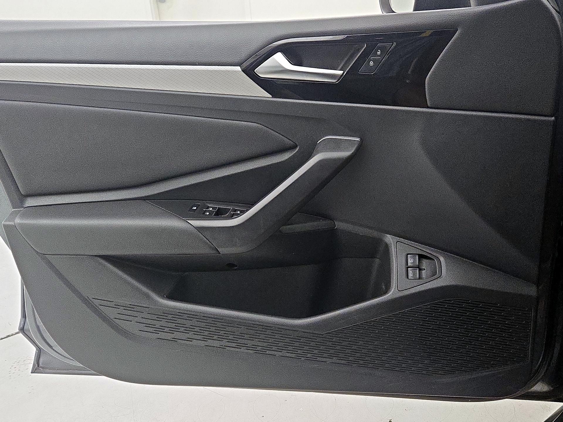 Thumbnail: 2021 Volkswagen Jetta - 12
