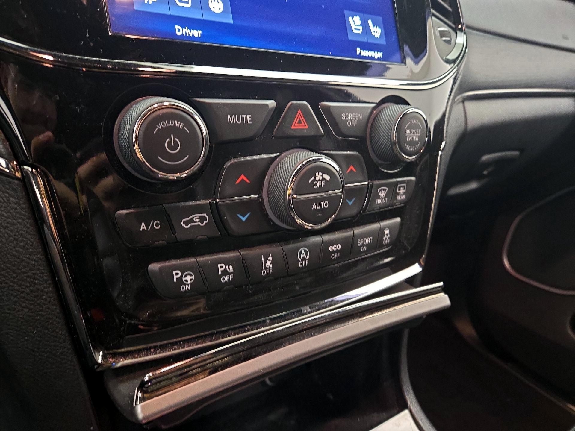 Thumbnail: 2021 Jeep Grand Cherokee - 17