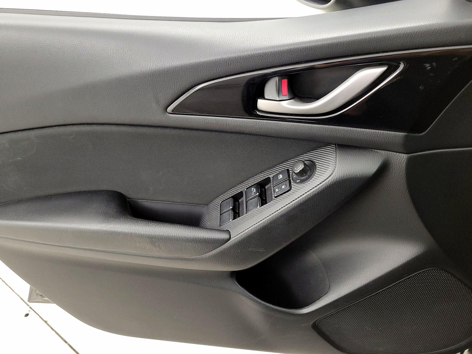 Thumbnail: 2016 Mazda Mazda3 - 12