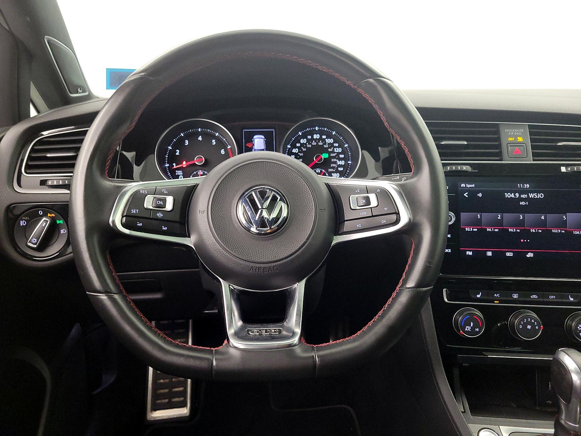 Thumbnail: 2019 Volkswagen Golf - 10