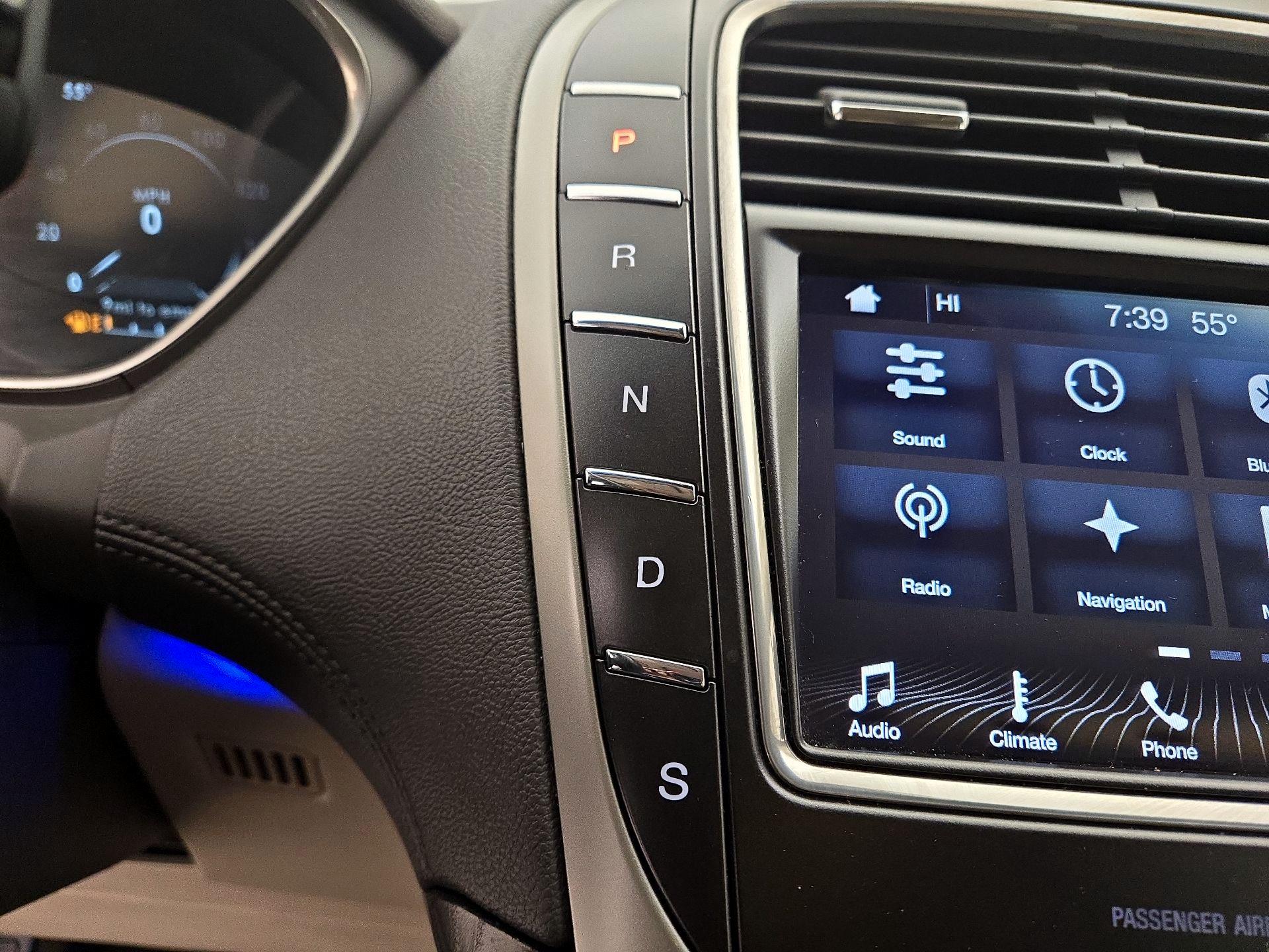 Thumbnail: 2019 Lincoln Nautilus - 17