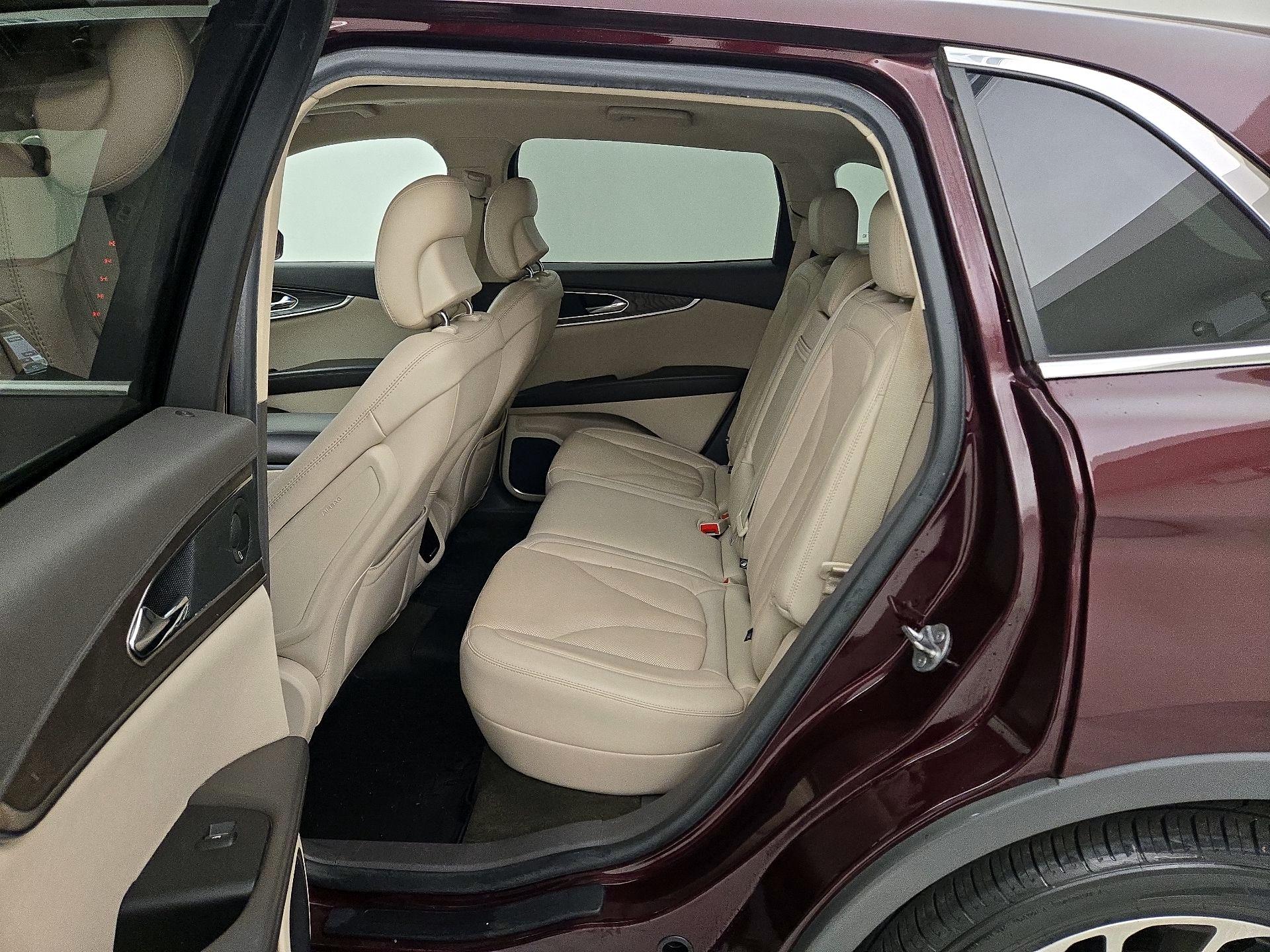 Thumbnail: 2019 Lincoln Nautilus - 18