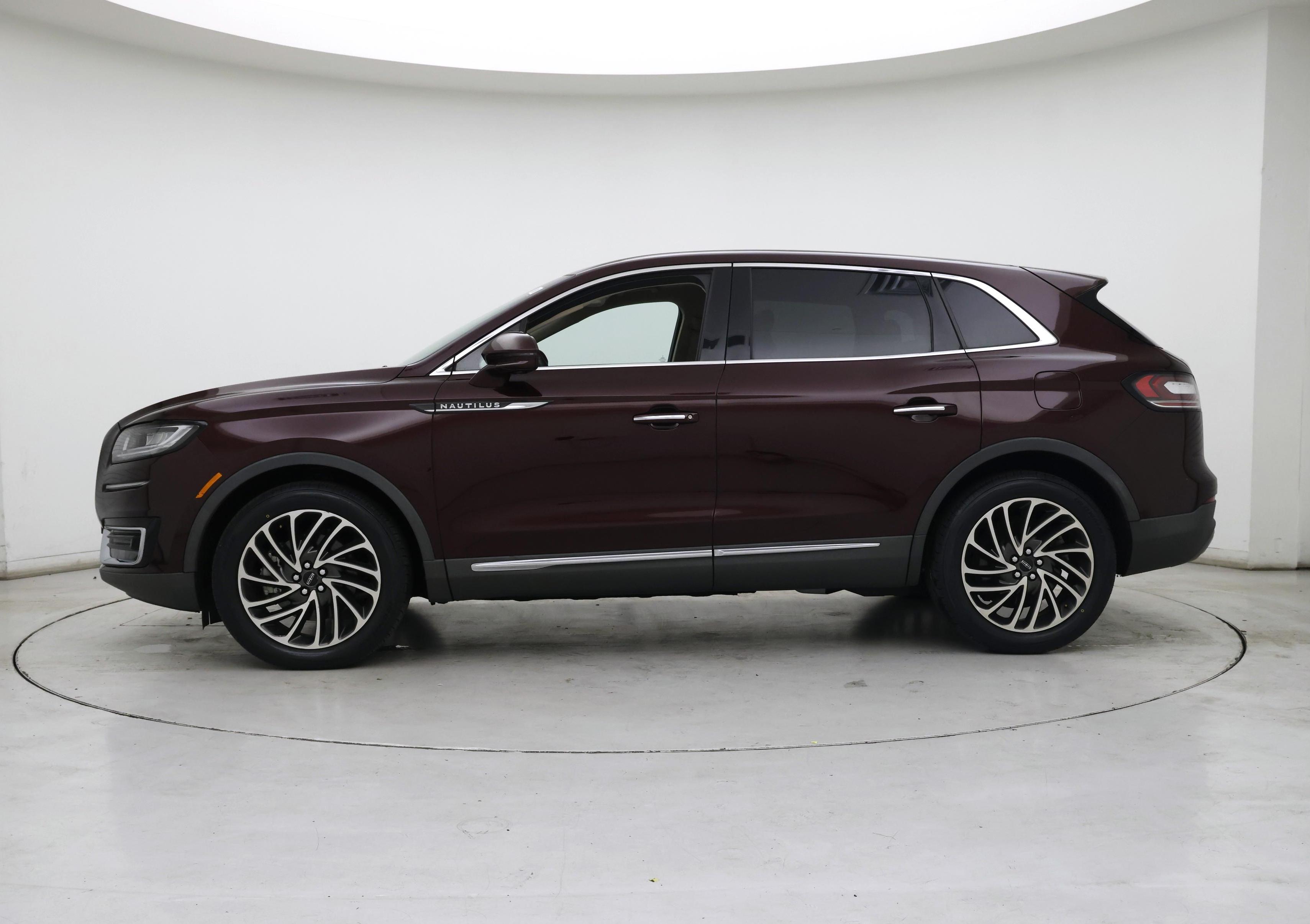 Thumbnail: 2019 Lincoln Nautilus - 3