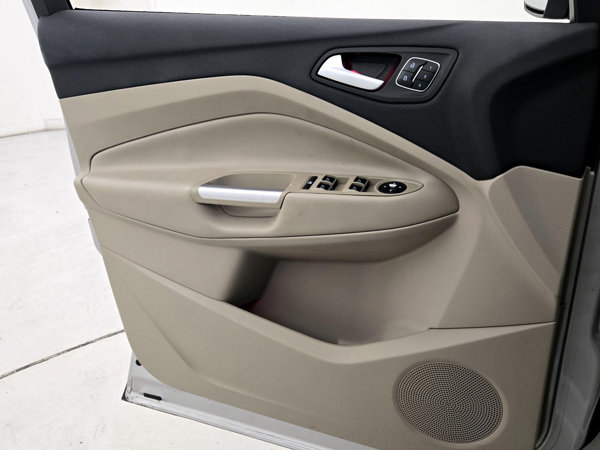 Thumbnail: 2016 Ford Escape - 12