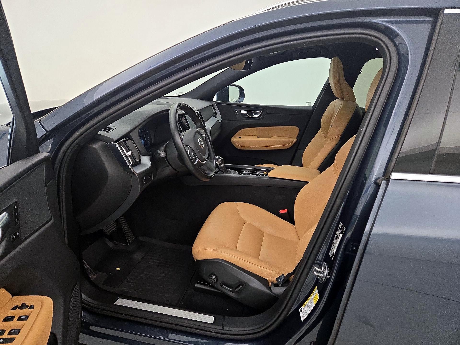 Thumbnail: 2020 Volvo XC60 - 11