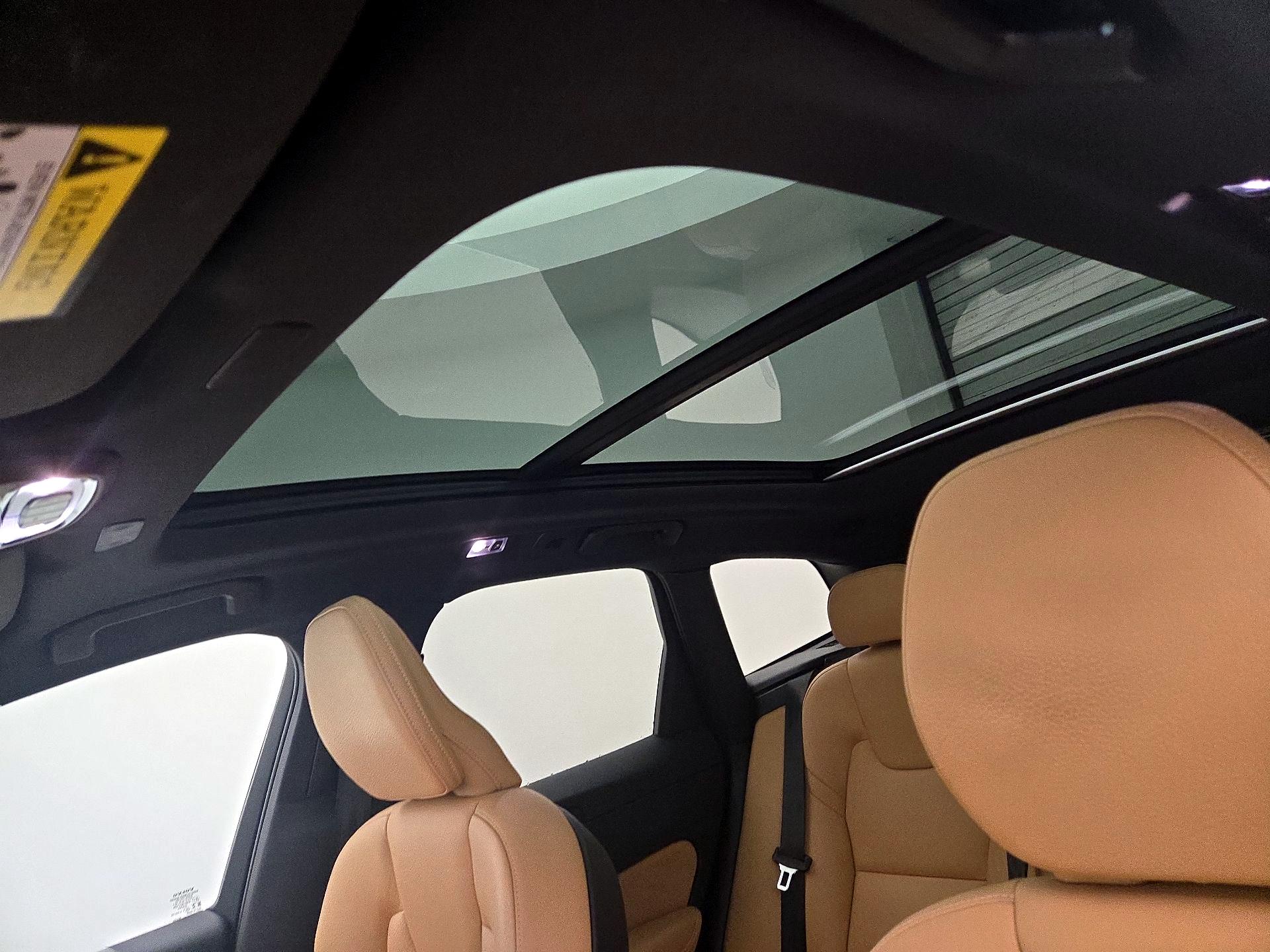 Thumbnail: 2020 Volvo XC60 - 19
