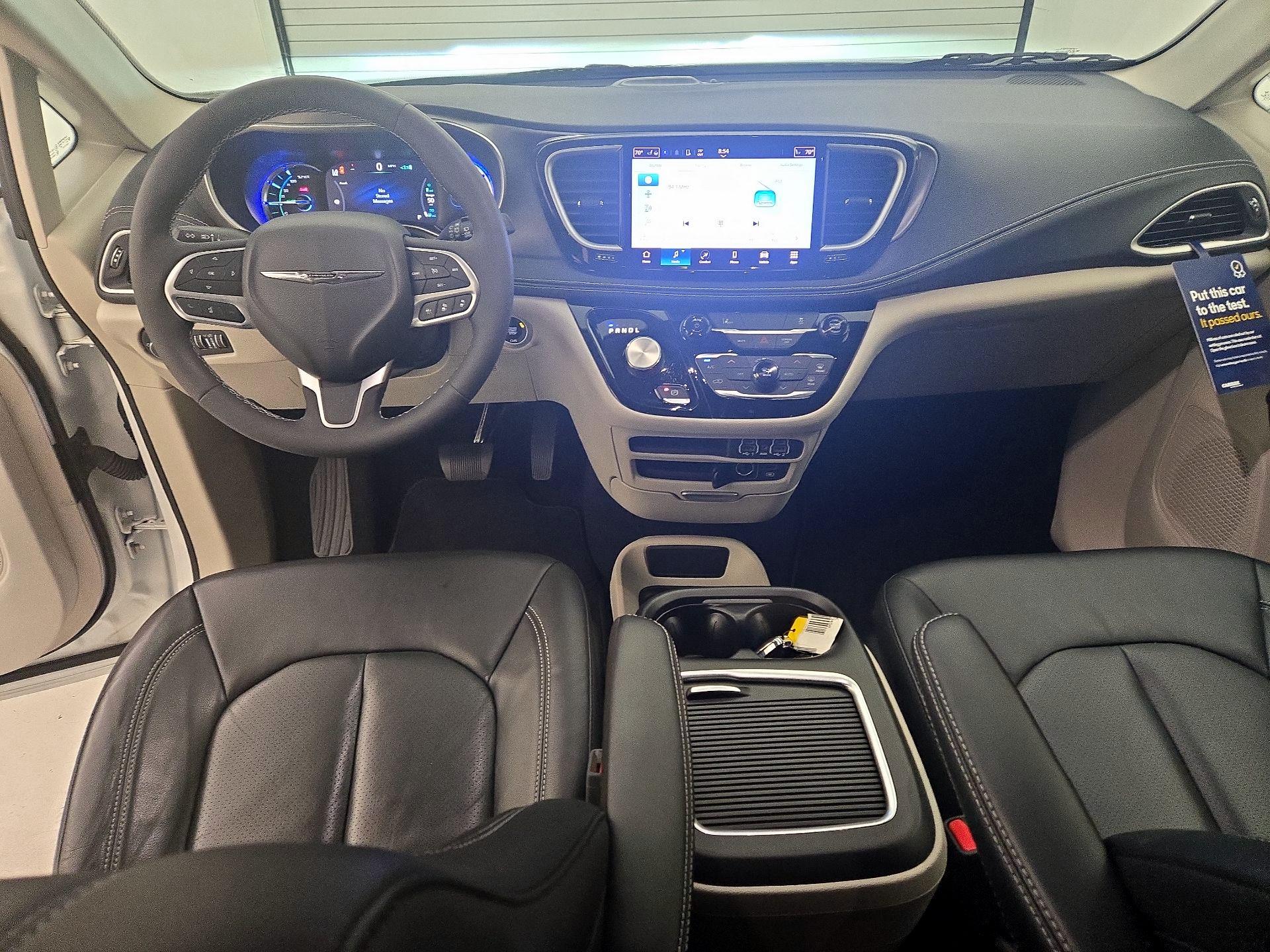 Thumbnail: 2022 Chrysler Pacifica - 9