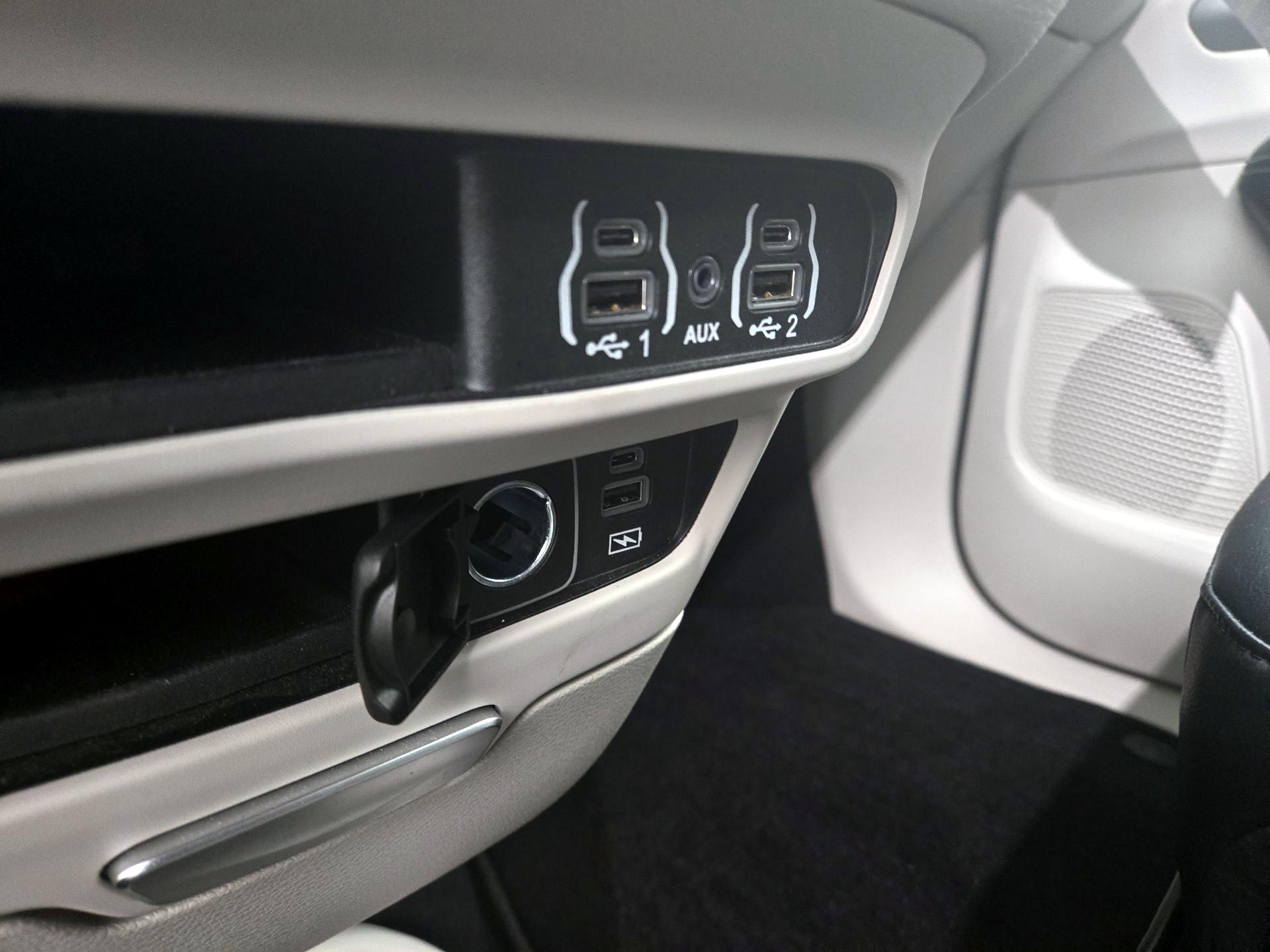 Thumbnail: 2022 Chrysler Pacifica - 18
