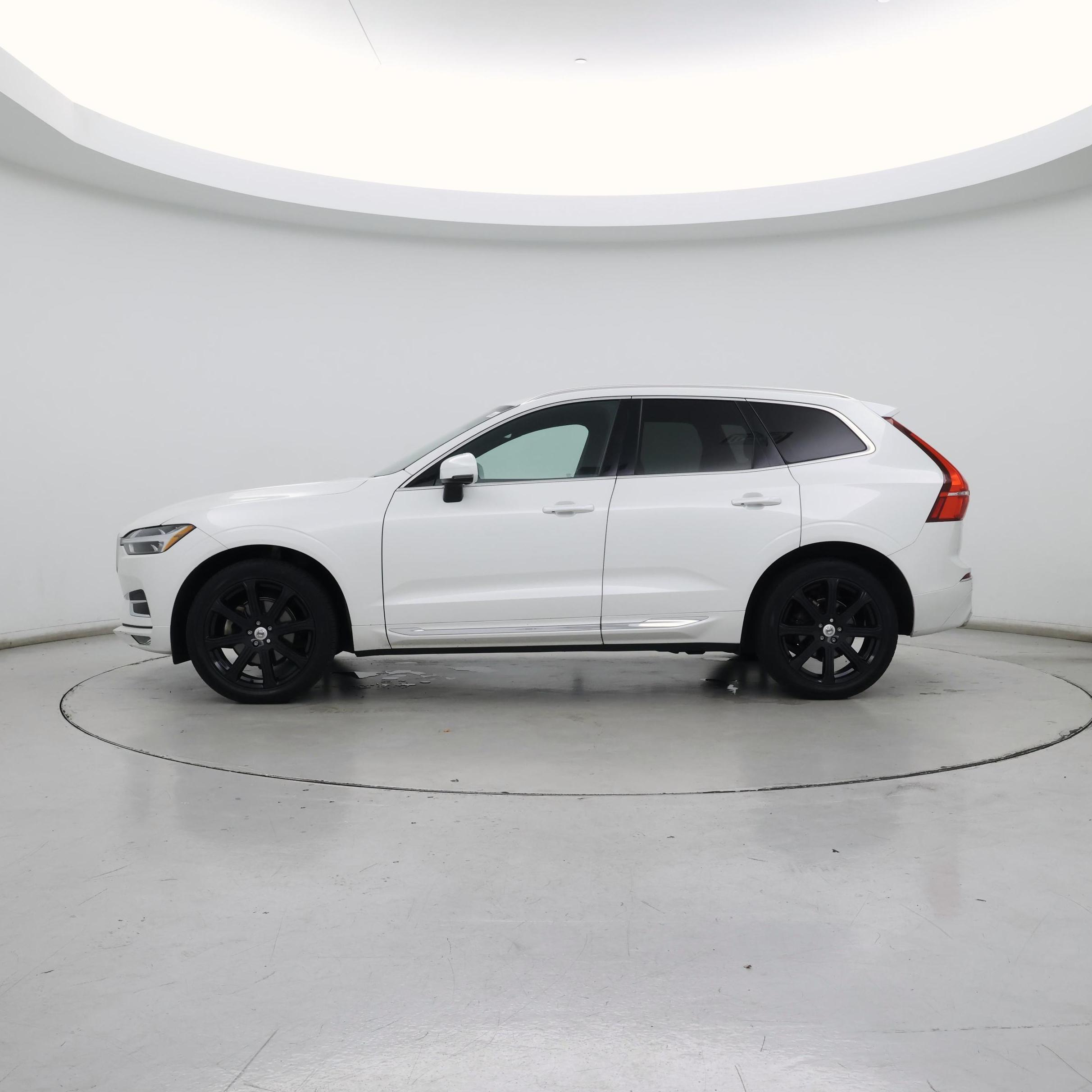 Thumbnail: 2021 Volvo XC60 - 3
