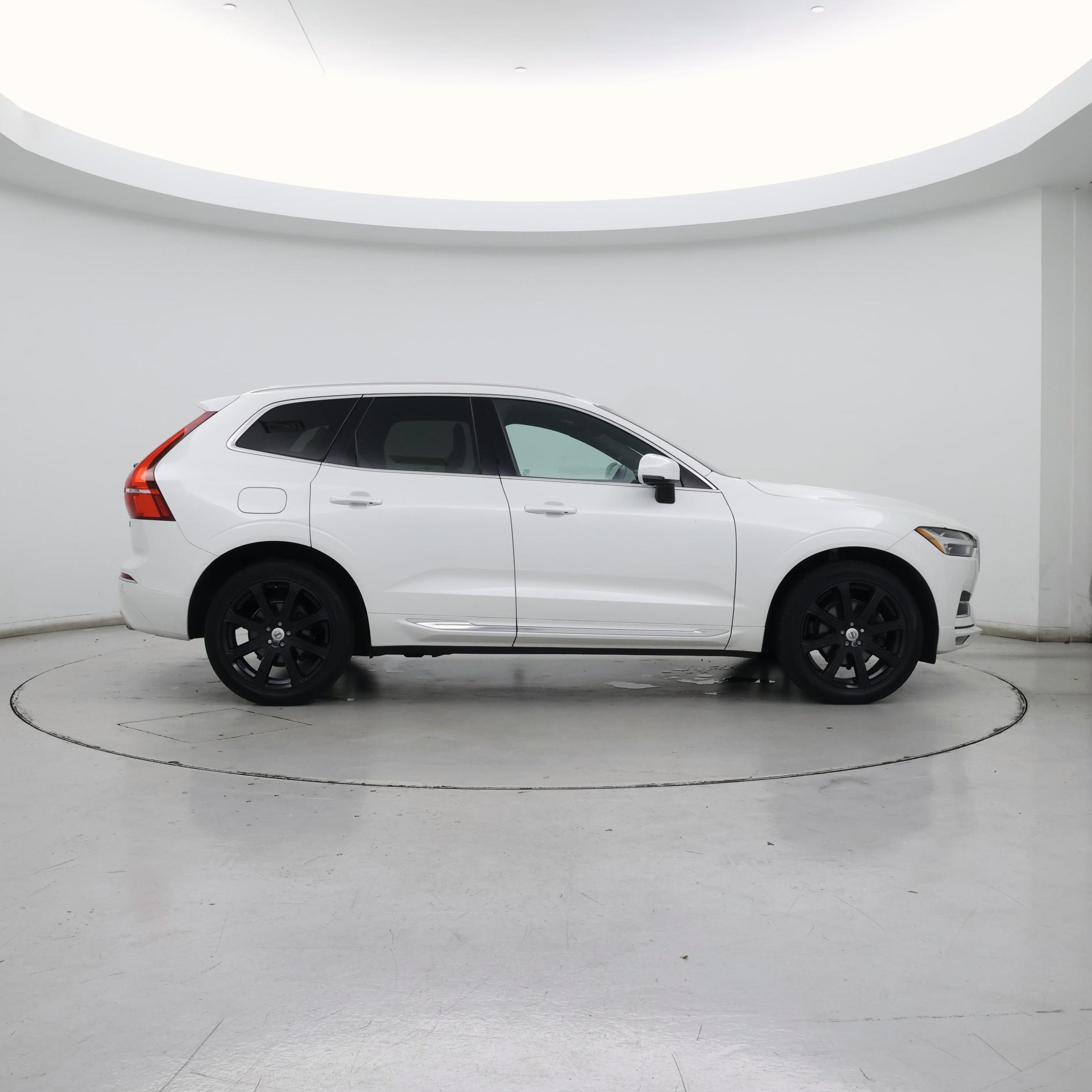 Thumbnail: 2021 Volvo XC60 - 7