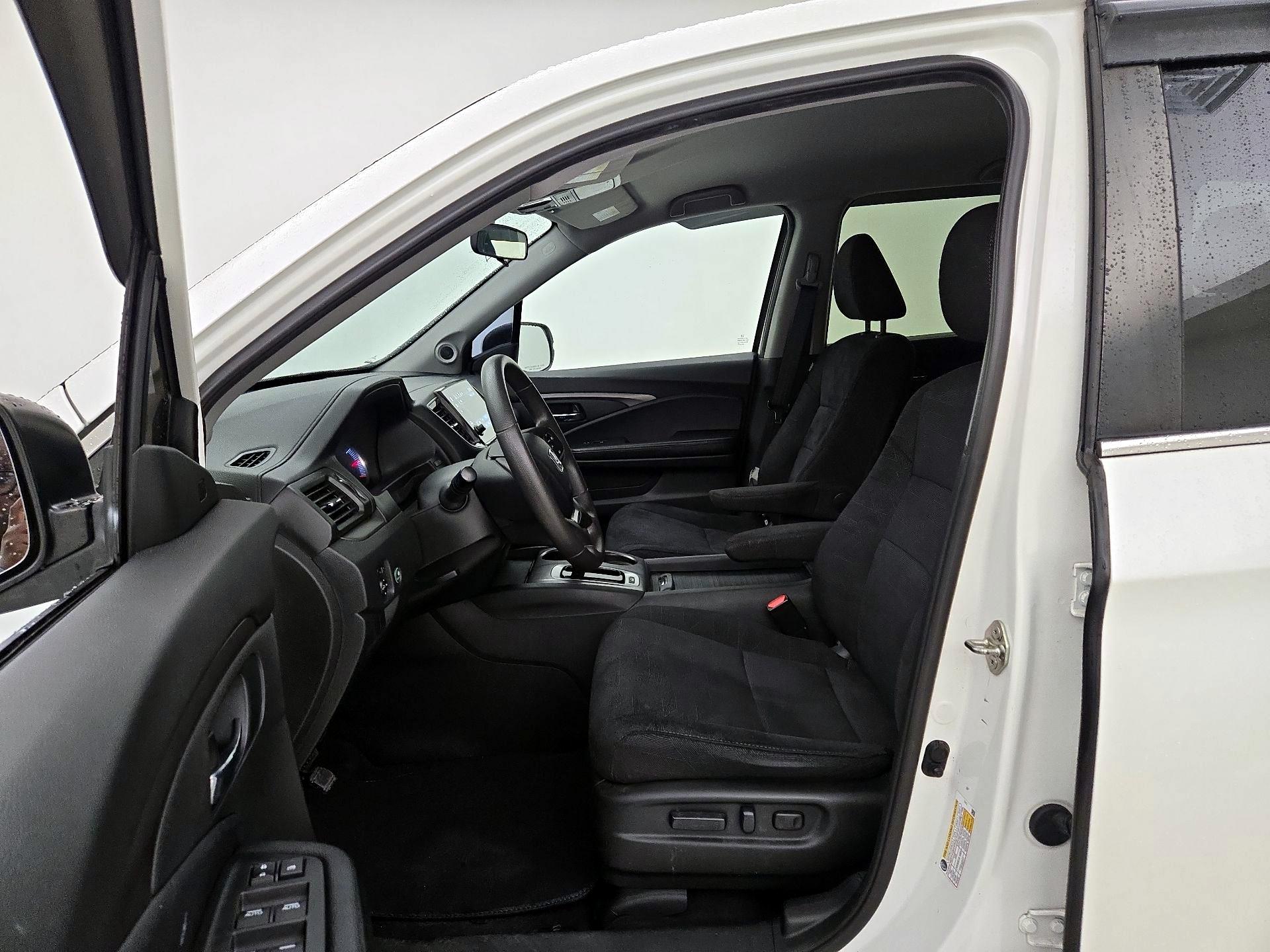 Thumbnail: 2019 Honda Pilot - 11