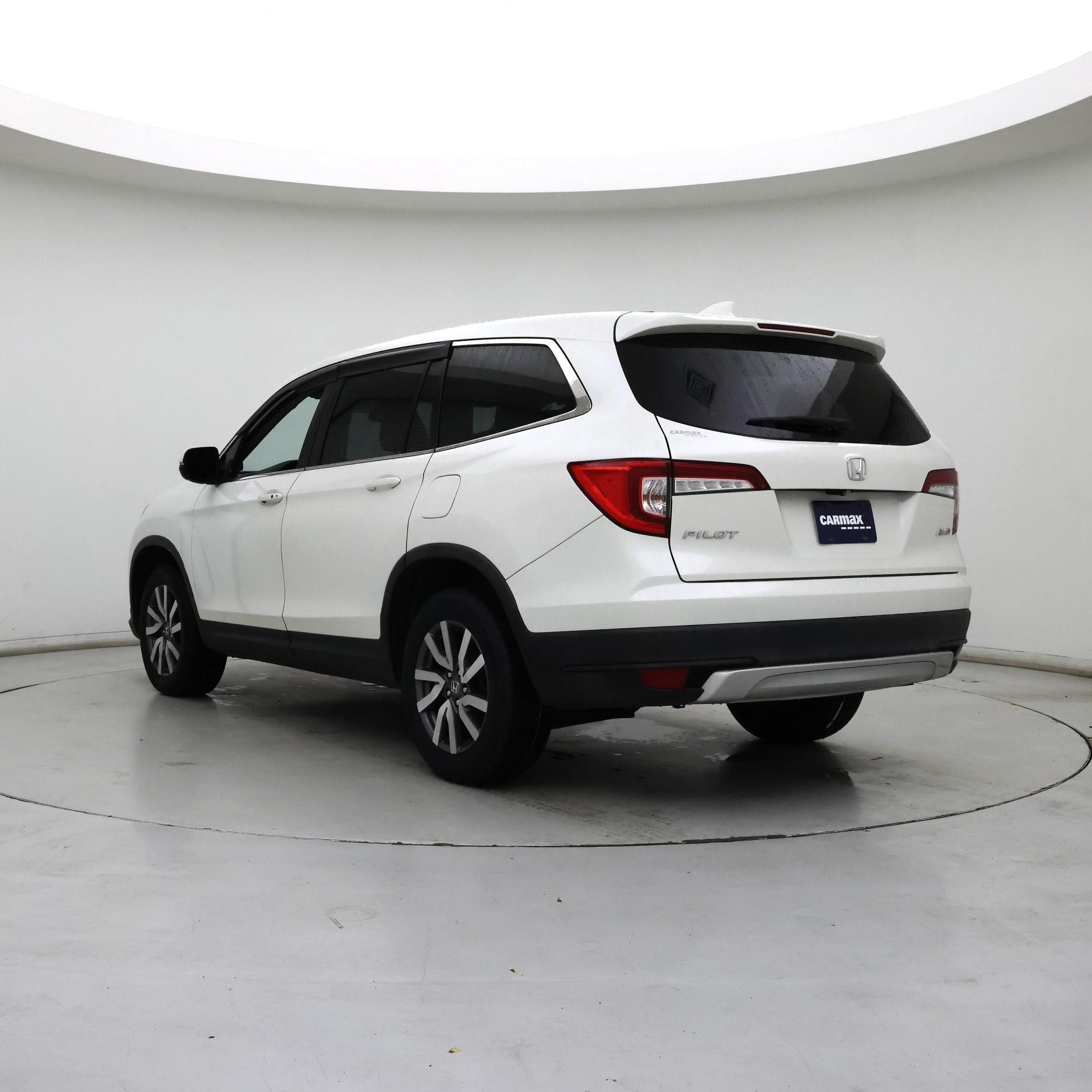 Thumbnail: 2019 Honda Pilot - 2