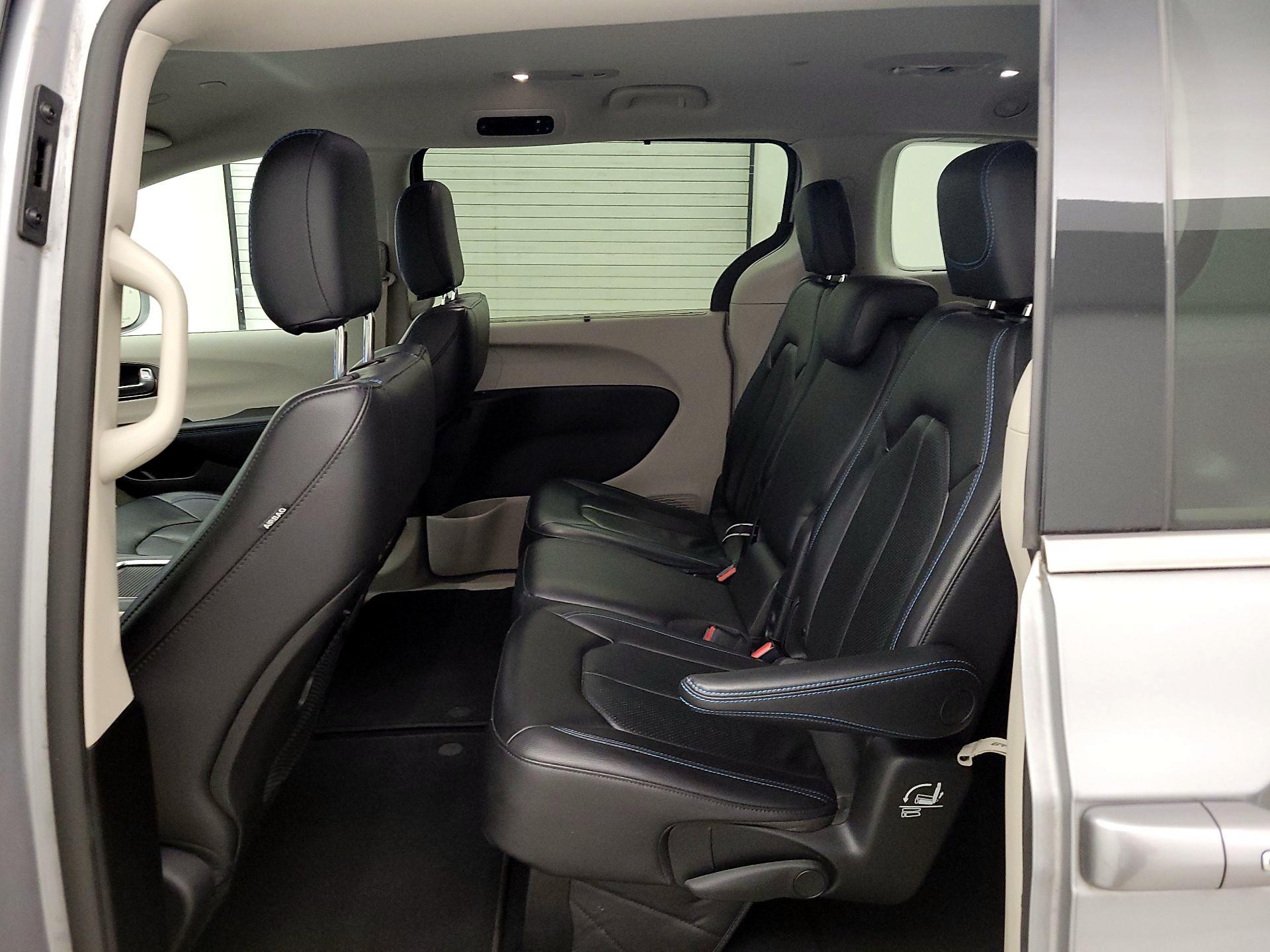 Thumbnail: 2021 Chrysler Pacifica - 19