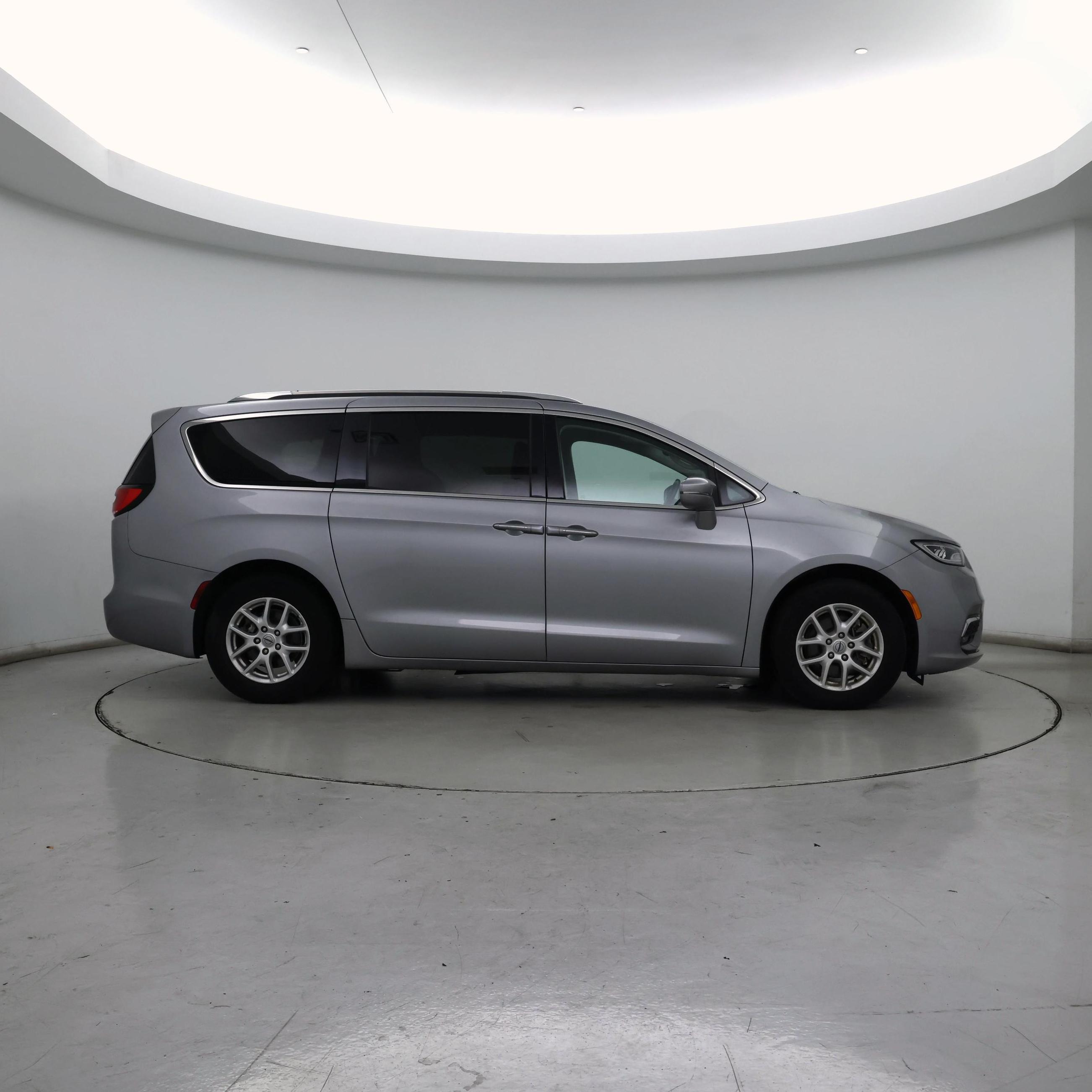 Thumbnail: 2021 Chrysler Pacifica - 7