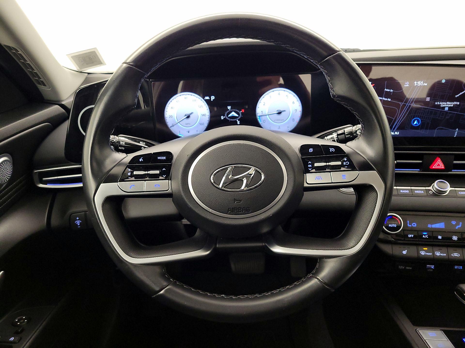 Thumbnail: 2022 Hyundai Elantra - 10