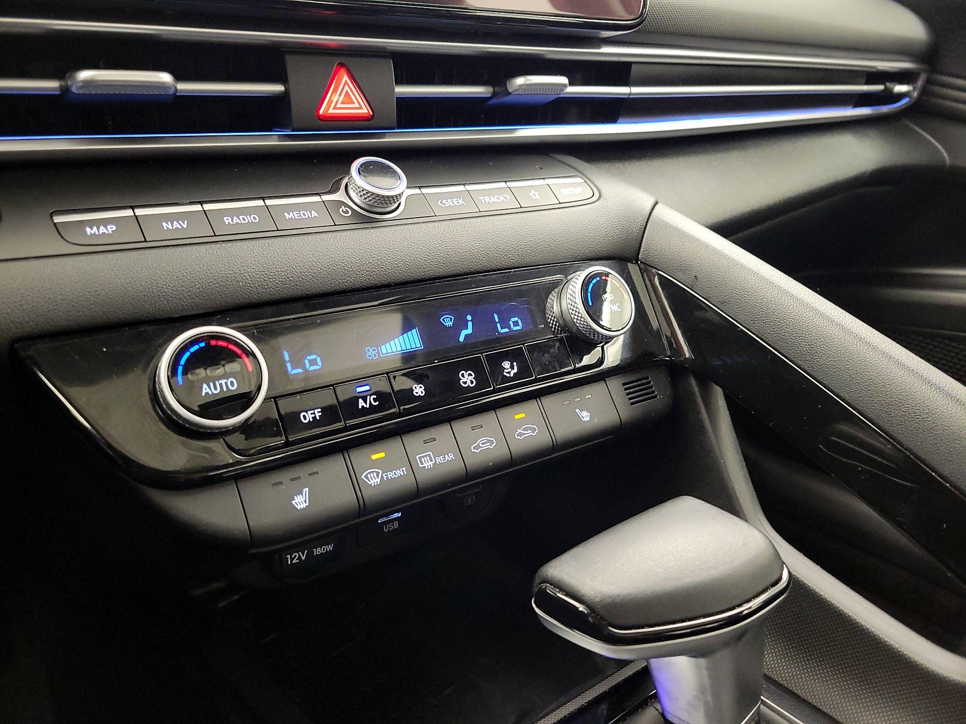 Thumbnail: 2022 Hyundai Elantra - 17