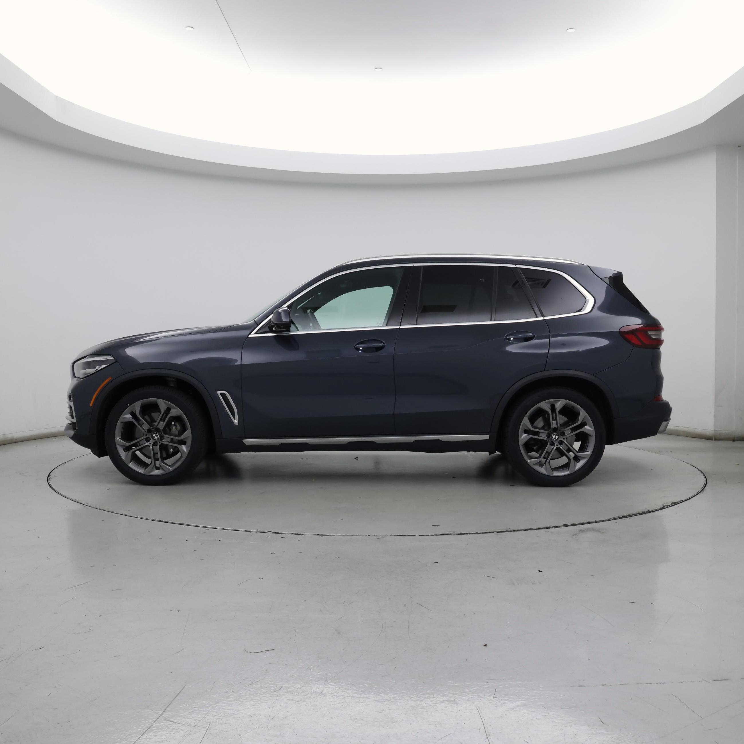 Thumbnail: 2021 BMW X5 - 3