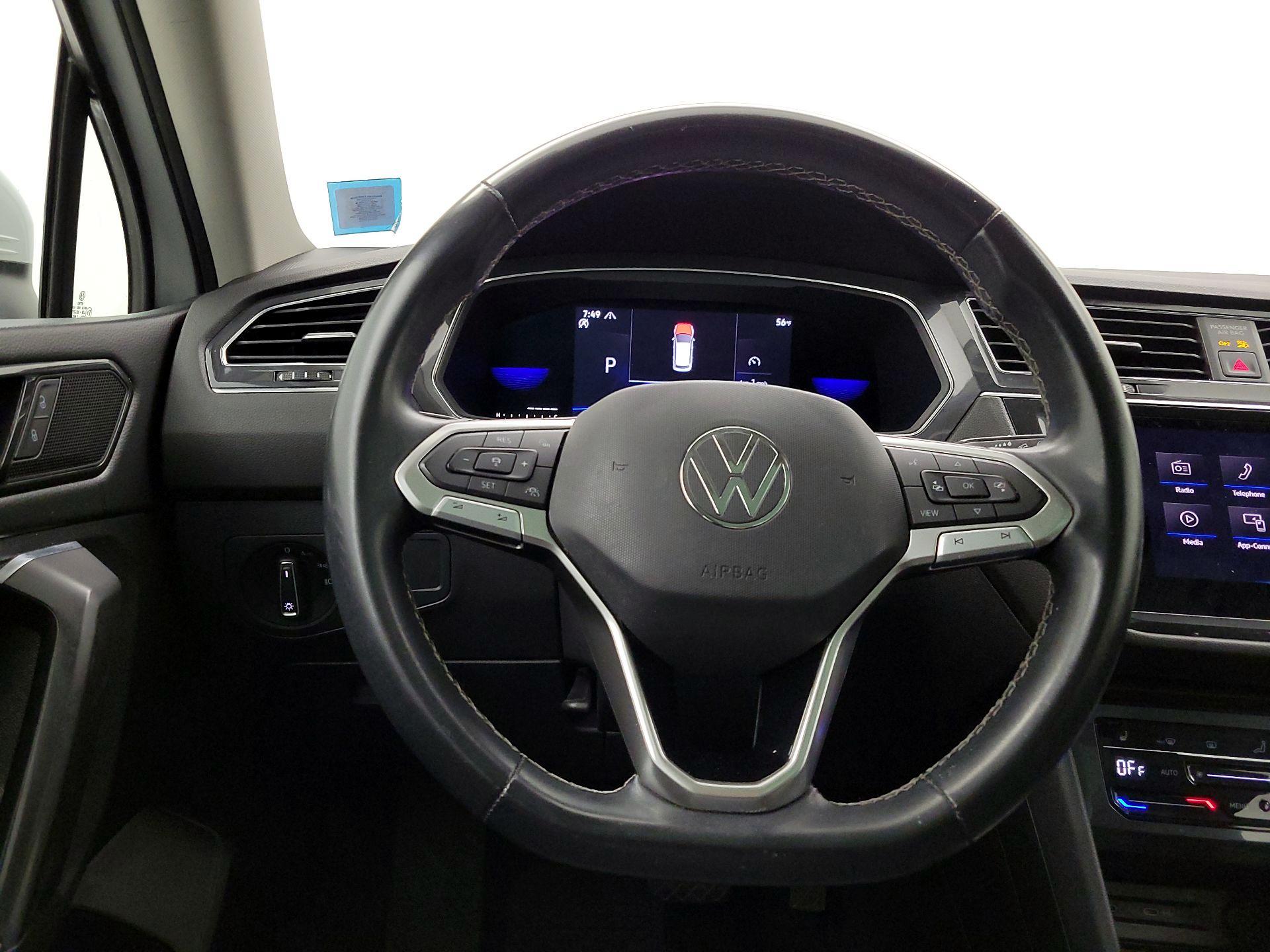 Thumbnail: 2022 Volkswagen Tiguan - 10